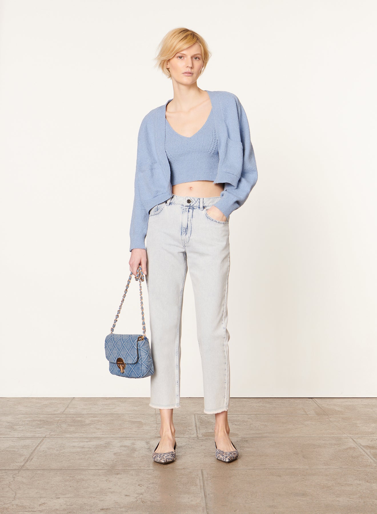 70 QTY NEW // GLACIER / Cardigan Begonia - GLACIER