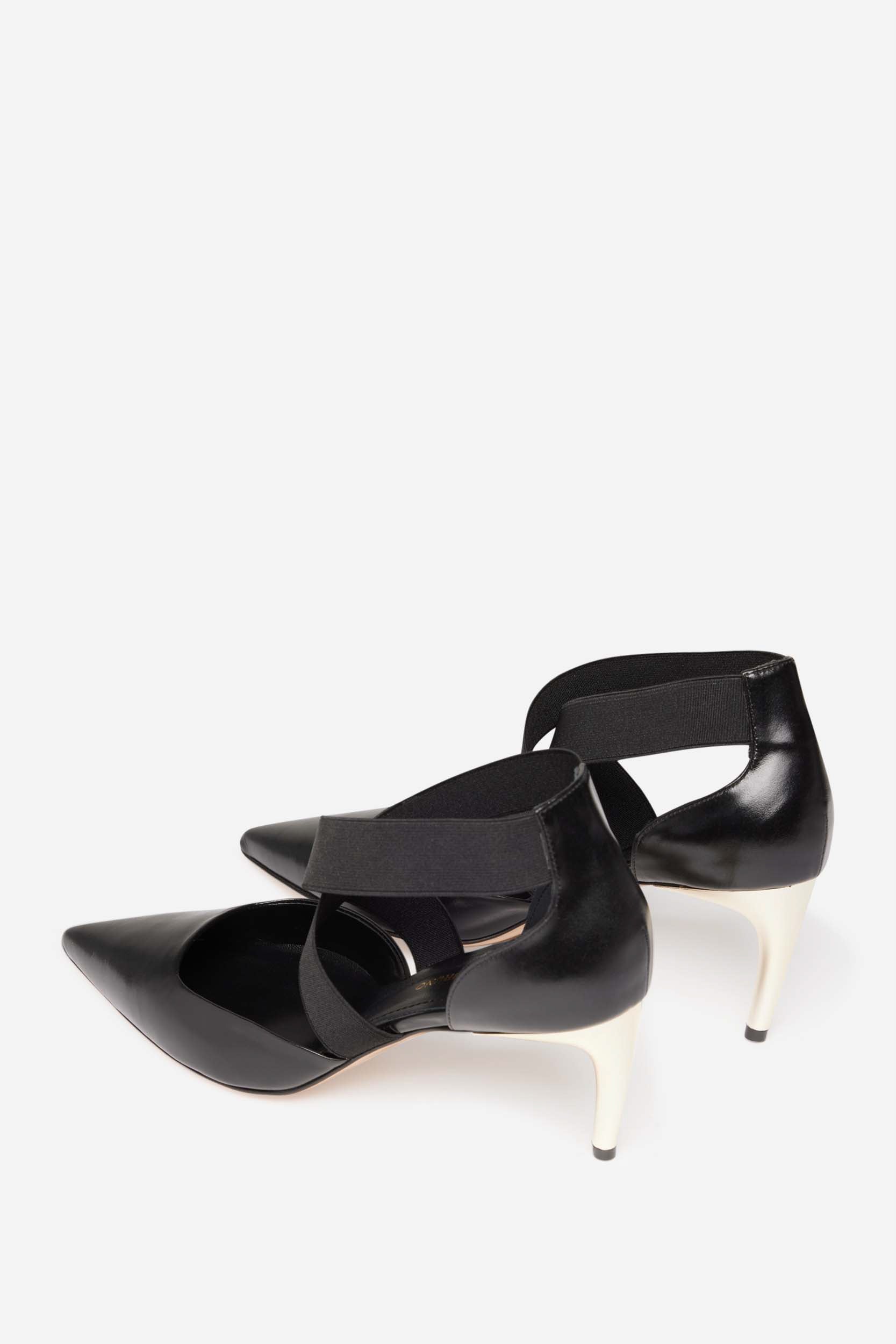 38 QTY RELIQUAT 160 // NOIR / Escarpins en Cuir - NOIR
