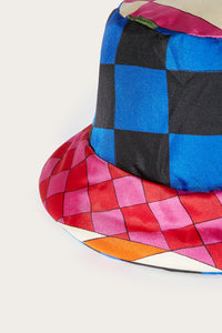 BUCKET HAT