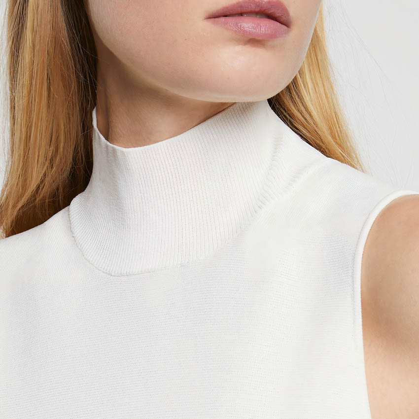 Sleeveless dress with stand-up collar - Off-white
