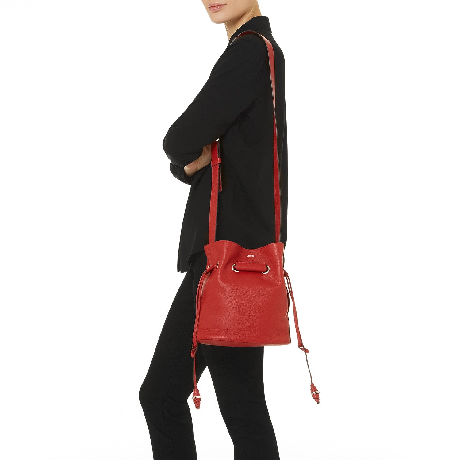 Petit sac seau Le Huit en cuir grainé - Rouge Lancel