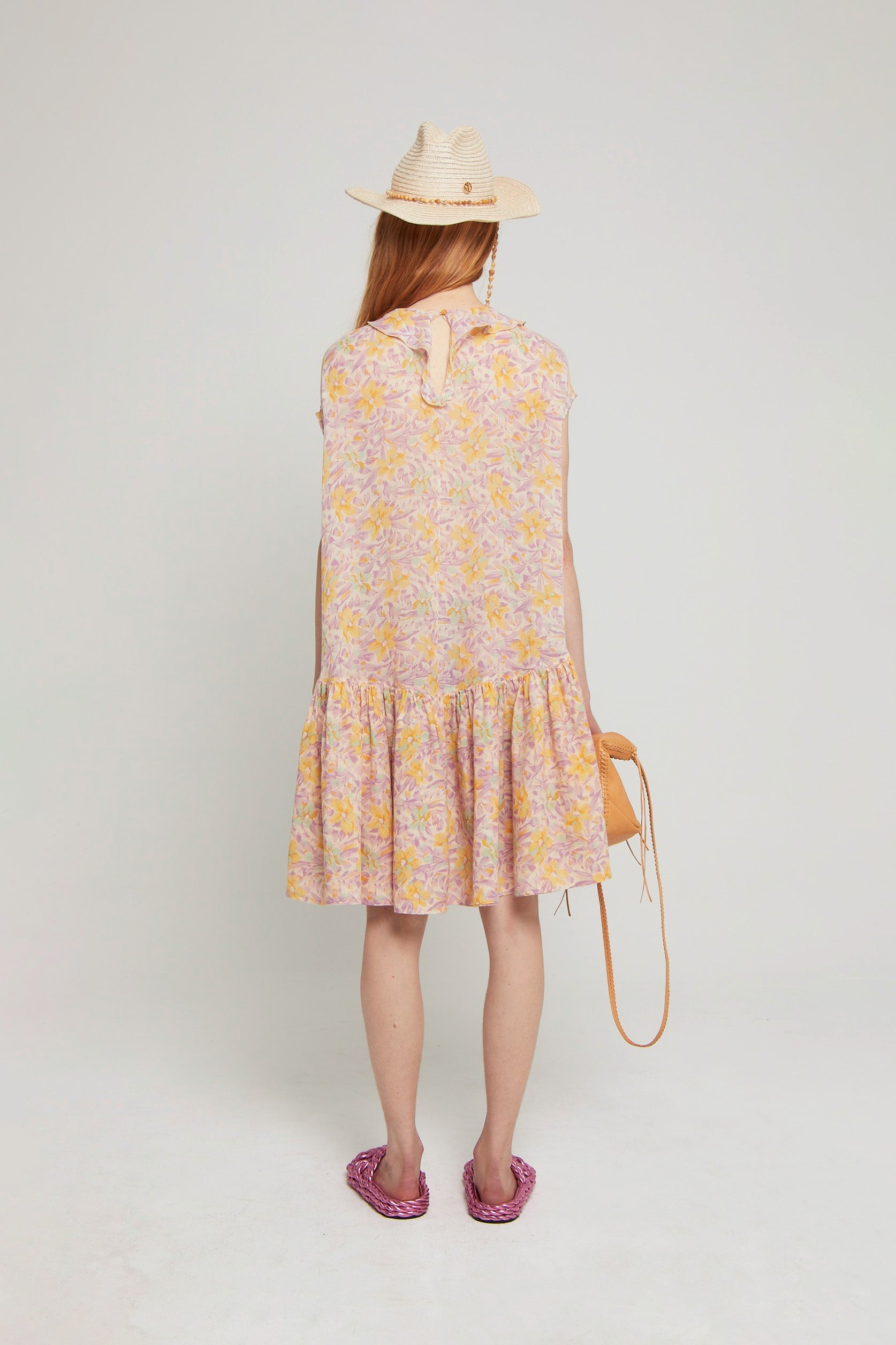 Robe Christo fleurie à col jabot - Pink