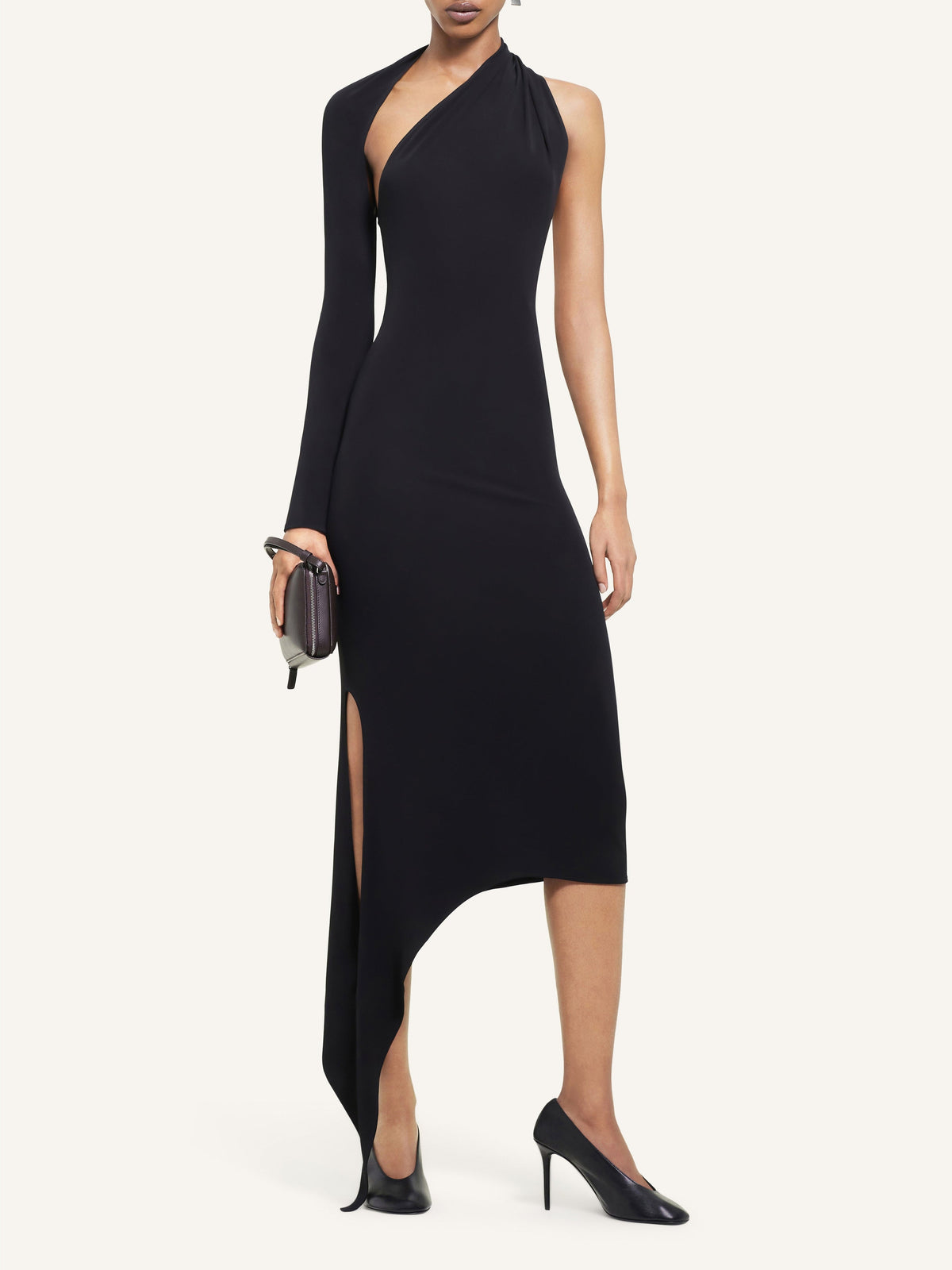 PRIX MARQUE : 150 / ROBE LONGUE SLASH EN CRÊPE