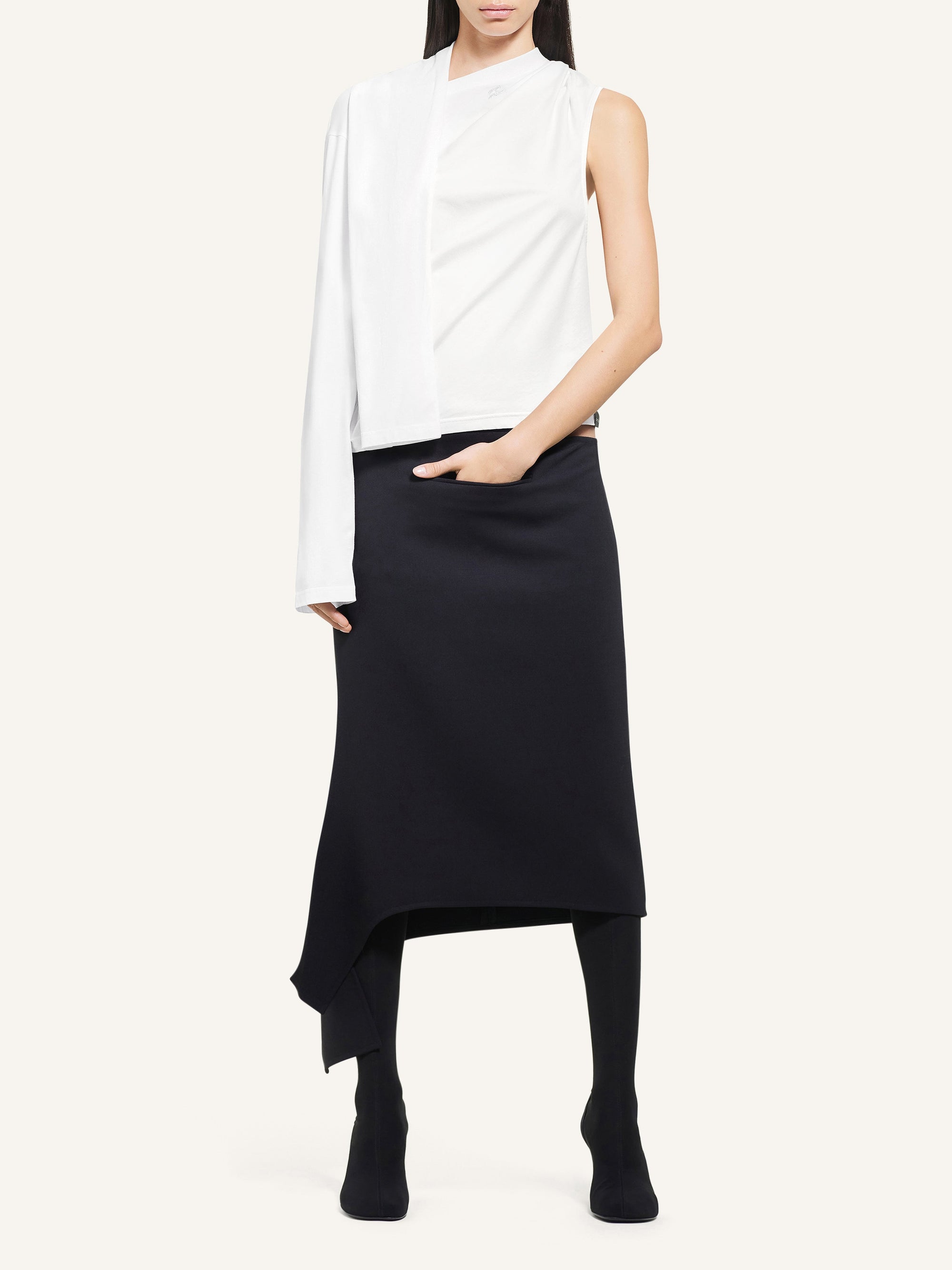 PREMIUM 121pcs NEW / T-SHIRT ASYMÉTRIQUE OFF SHOULDER