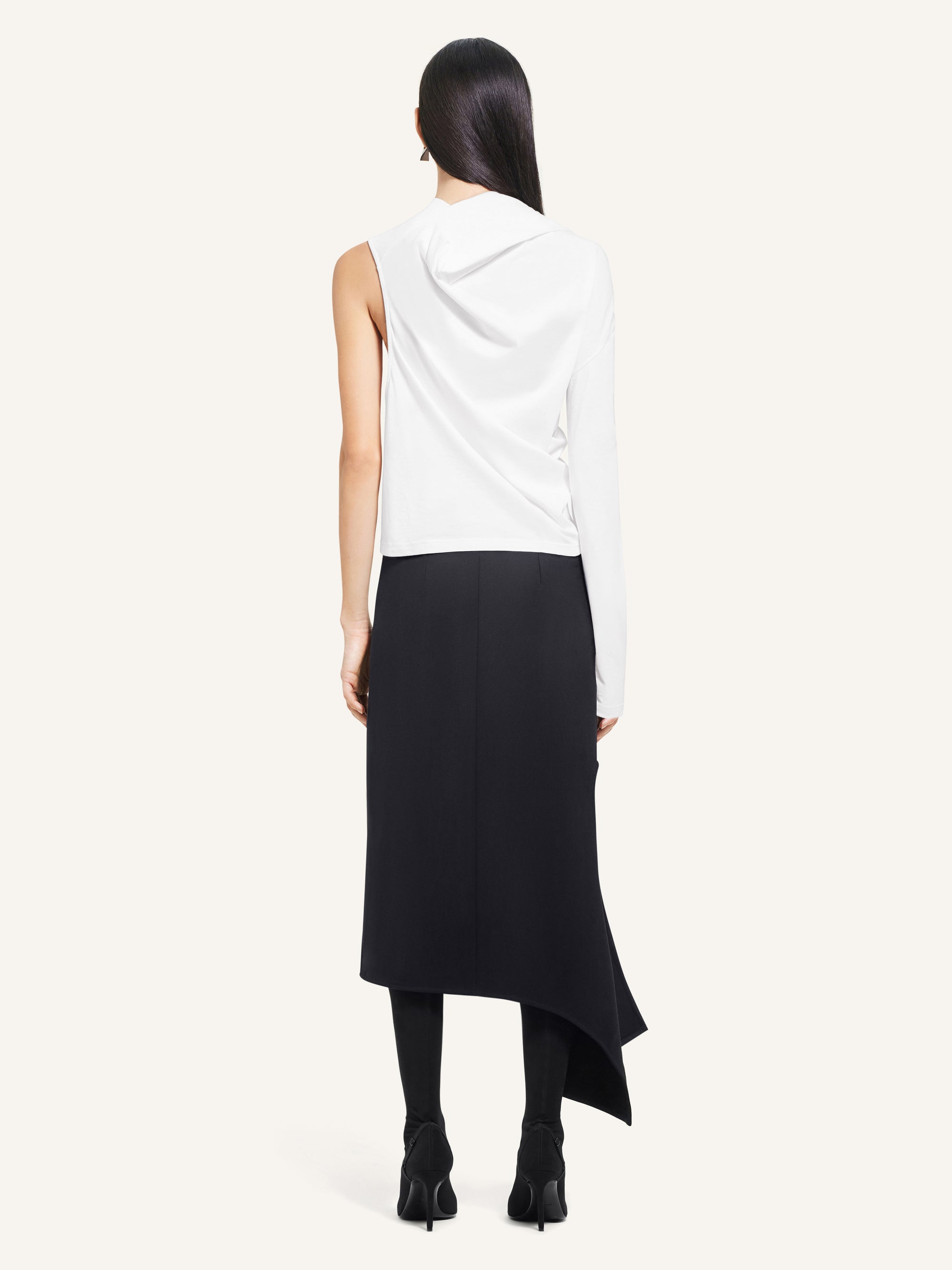 PREMIUM 121pcs NEW / T-SHIRT ASYMÉTRIQUE OFF SHOULDER