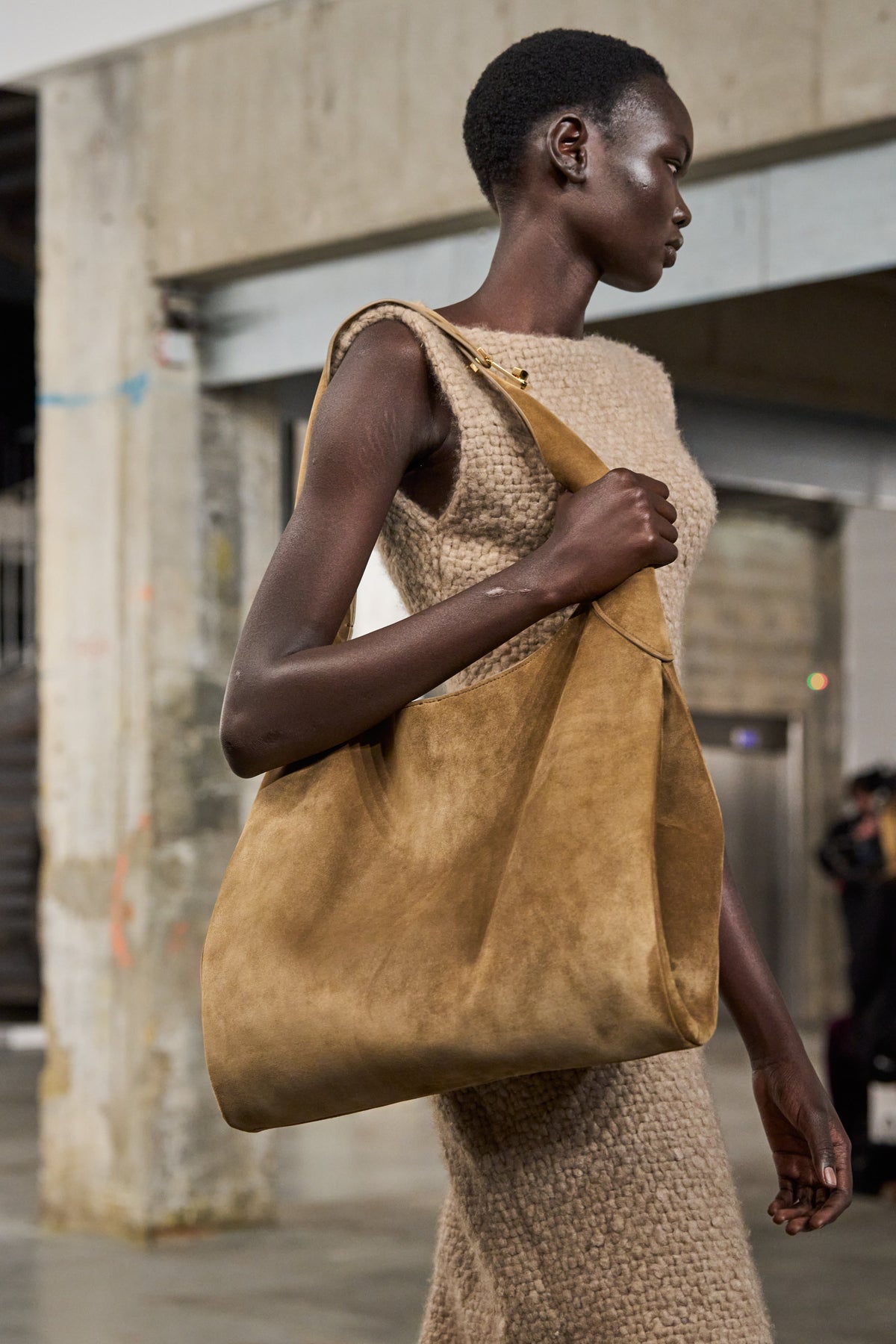 Hobo - Large en brun foncé daim cachemire