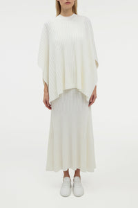 Baron Short Poncho en ivoire wanaka mérinos cachemire