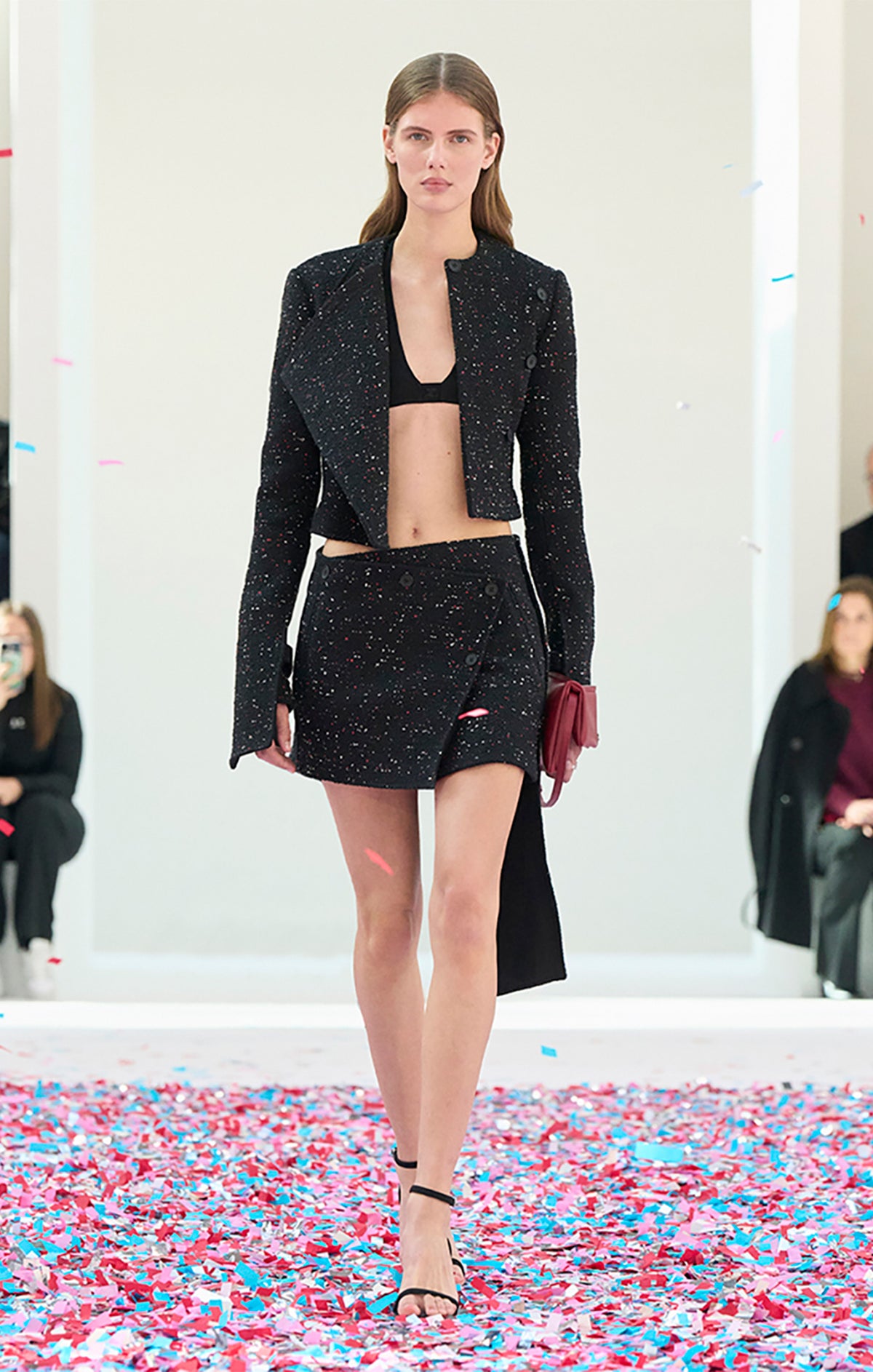 PRIX MARQUE : 450 / VESTE OBLIQUE EN TWEED