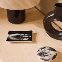 Mano con coccinella porcelain ashtray - Red