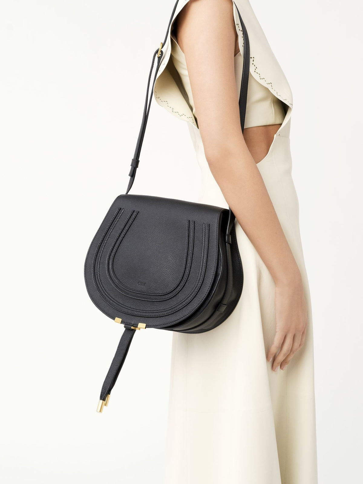 BASEPLUS_Black MEDIUM SADDLE BAG - Black