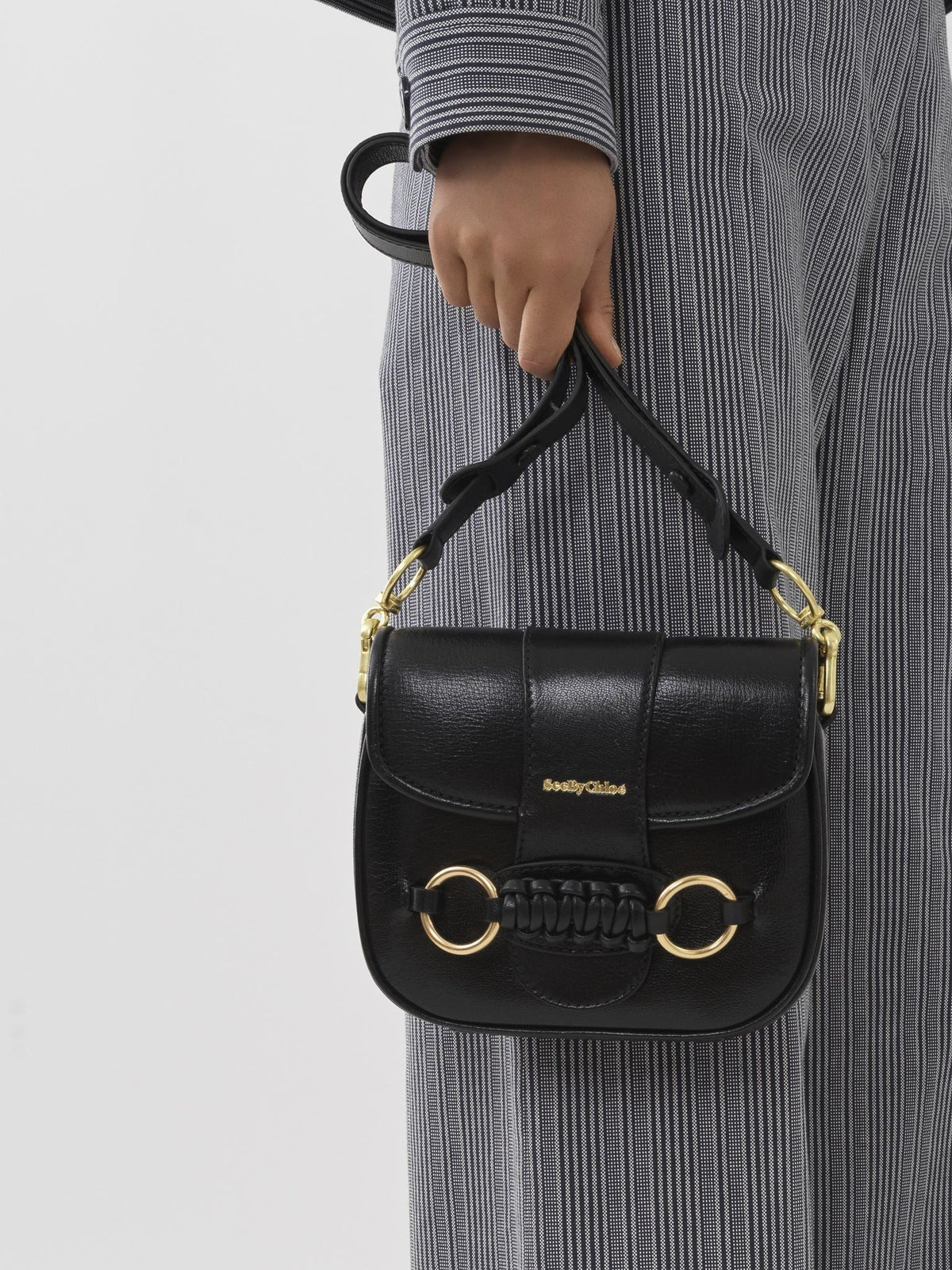 BASEPLUS_Black SATCHEL BAG - Black