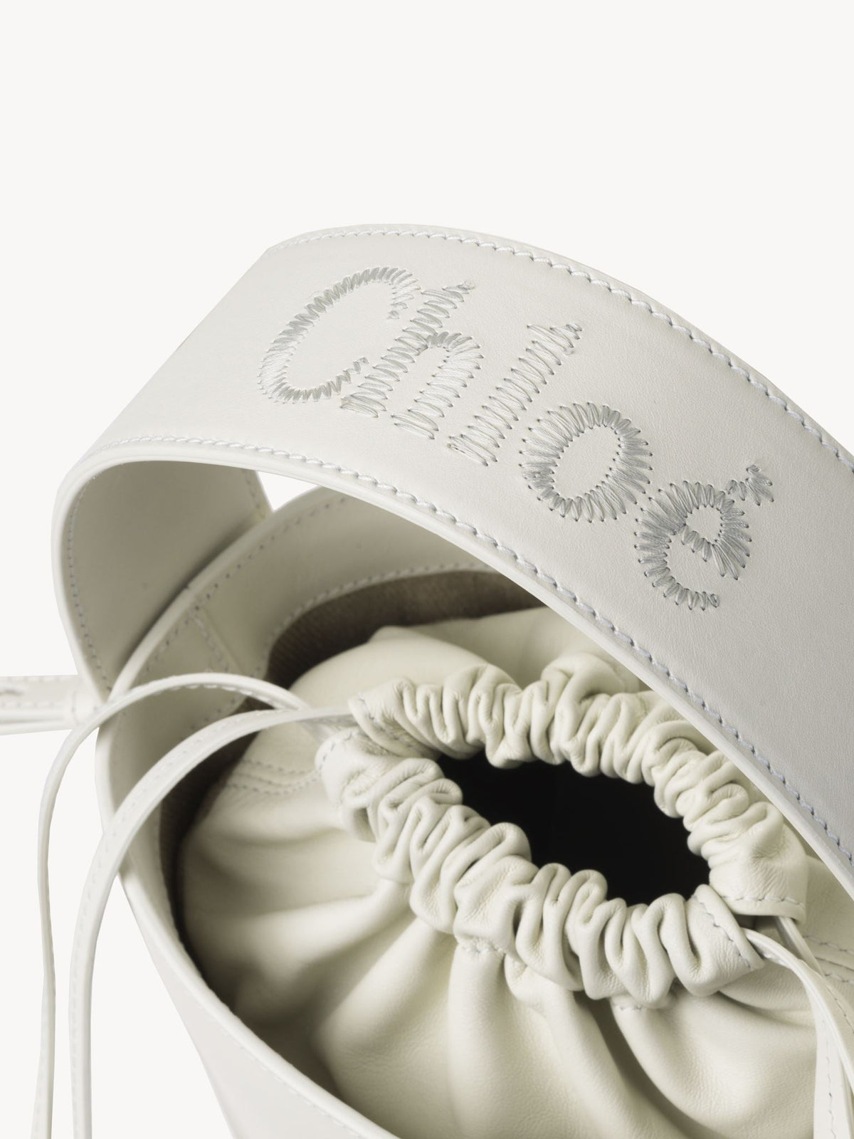 BASEPLUS_BUCKET BAG, White, Single size