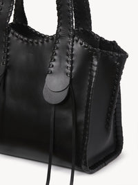 BASEPLUS_Black MEDIUM TOTE - Black