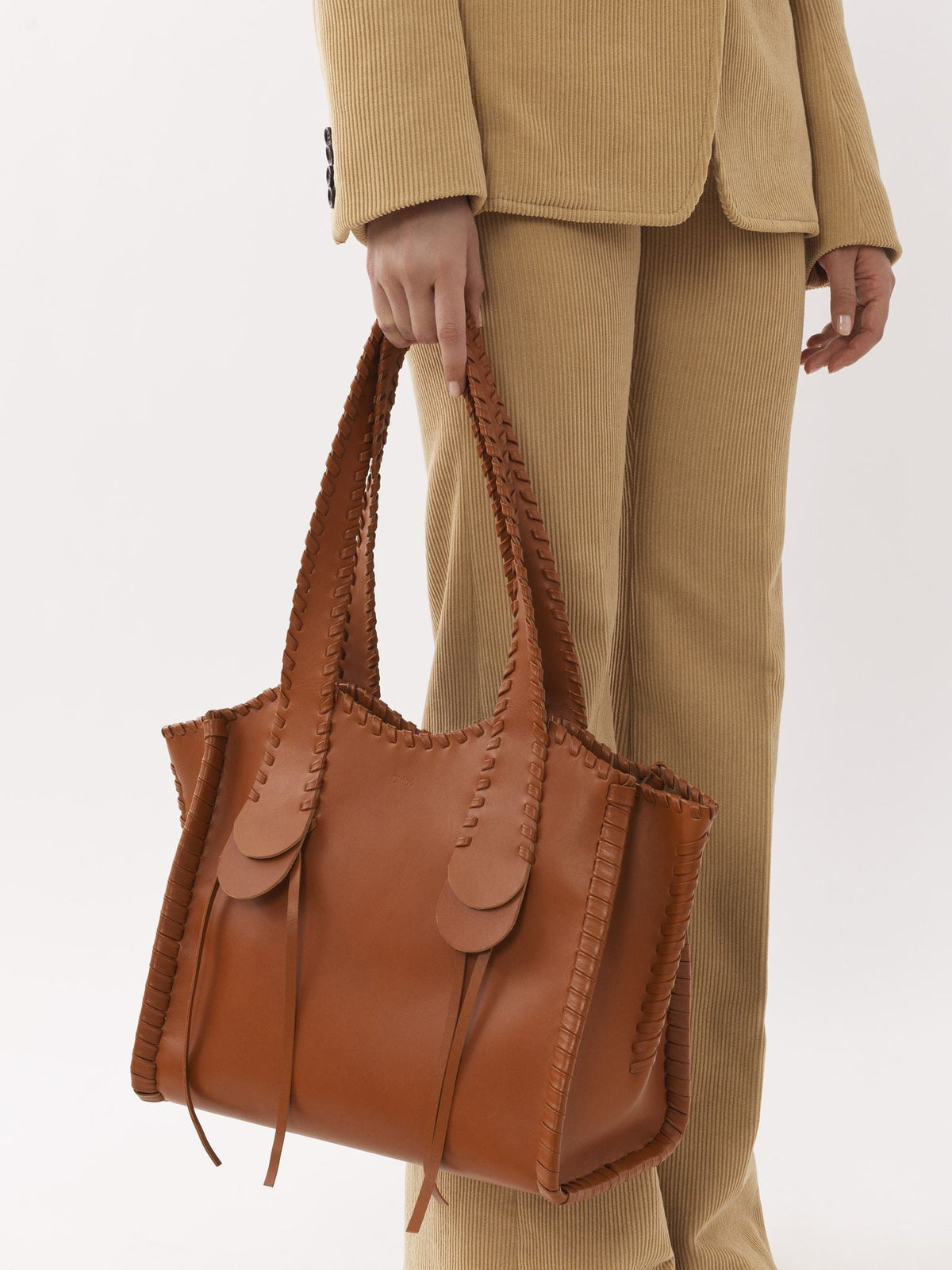 BASEPLUS_Caramel MEDIUM TOTE - Caramel
