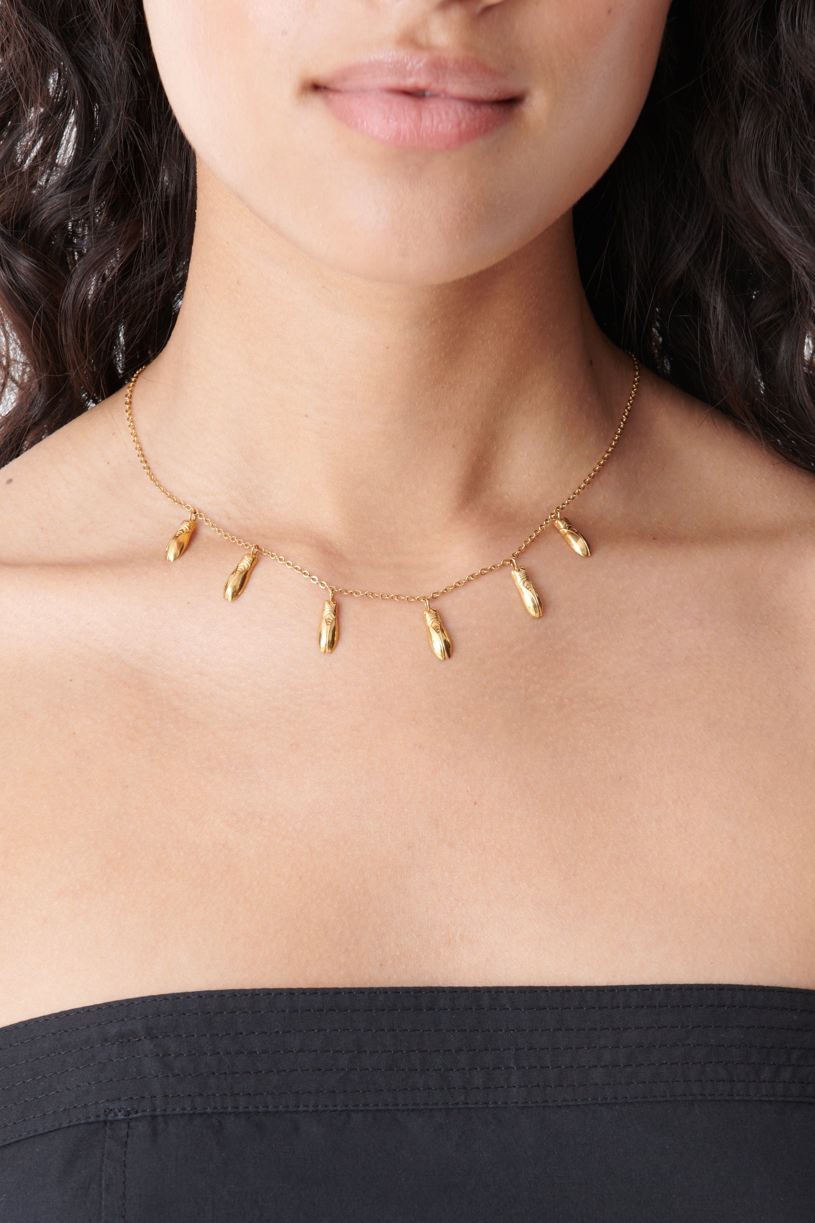 Necklace featuring brass cicadas - Gold
