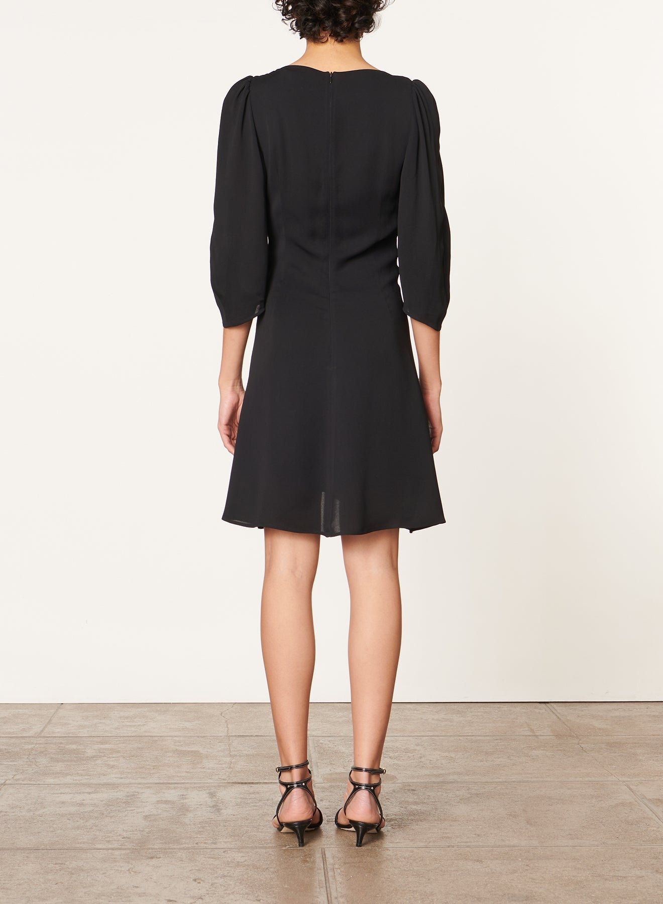 Robe courte Deepa - Noir