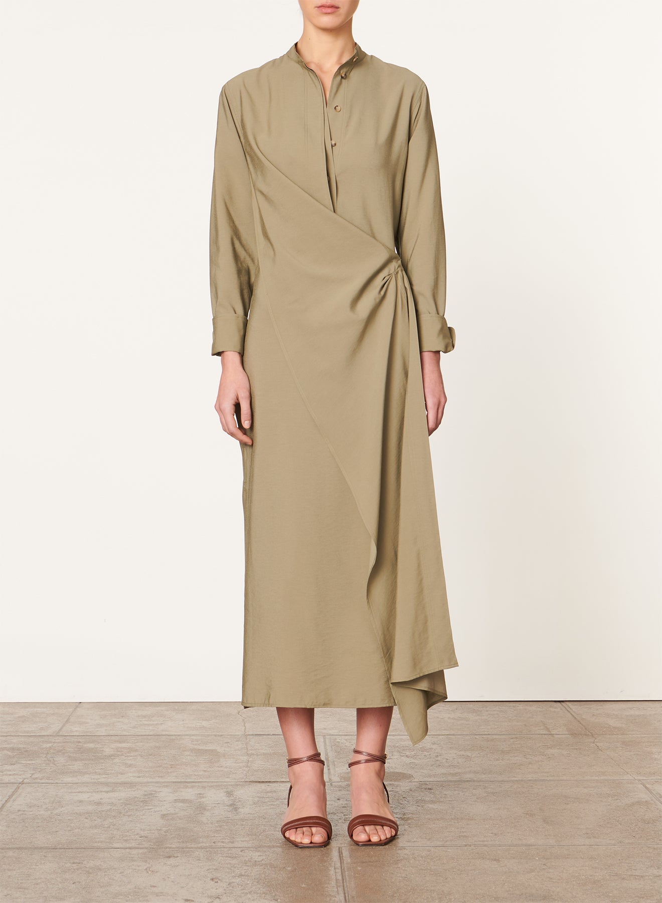 67 QTY NEW // KAKI / Robe Dolmen - KAKI