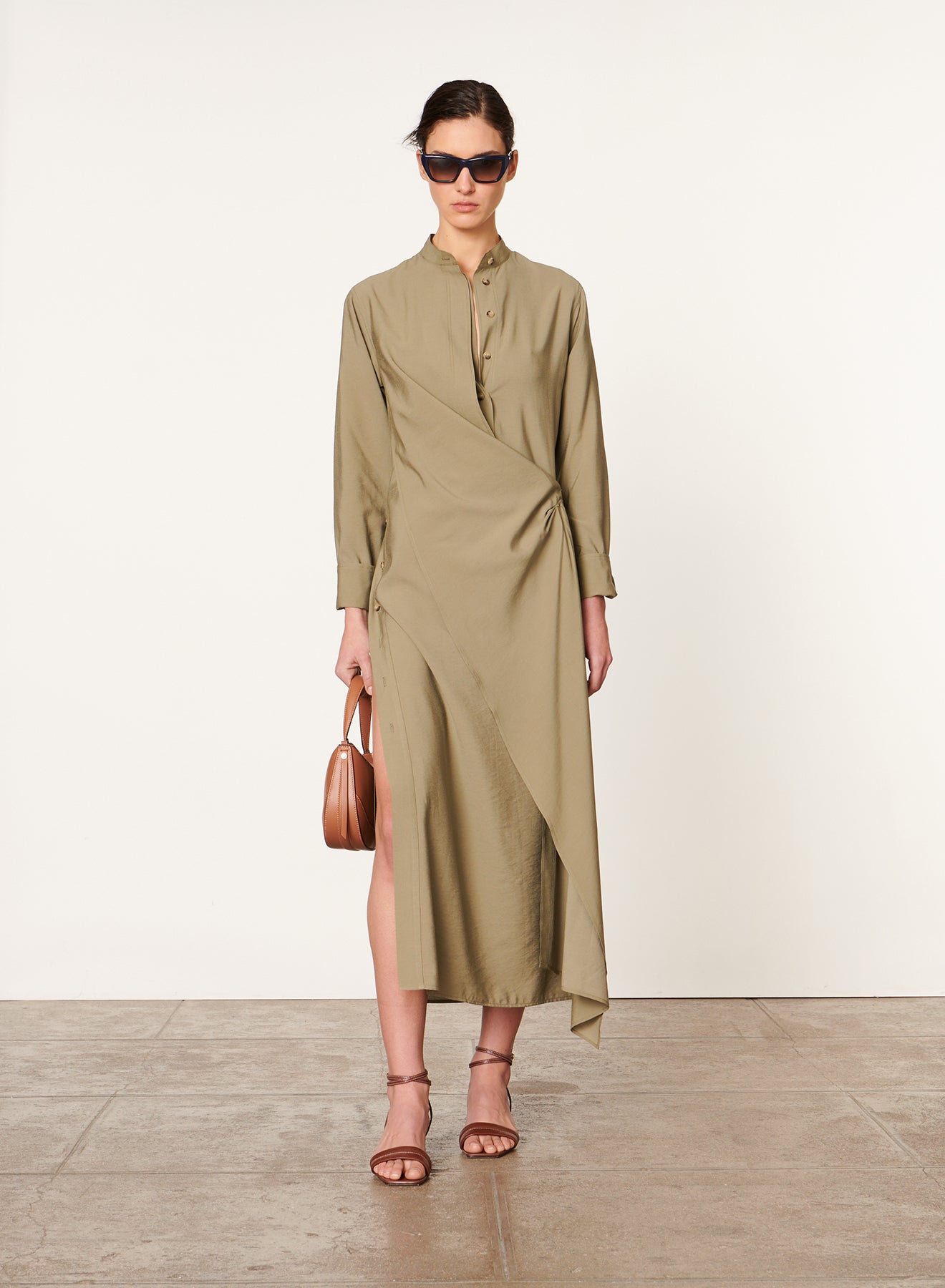 67 QTY NEW // KAKI / Robe Dolmen - KAKI
