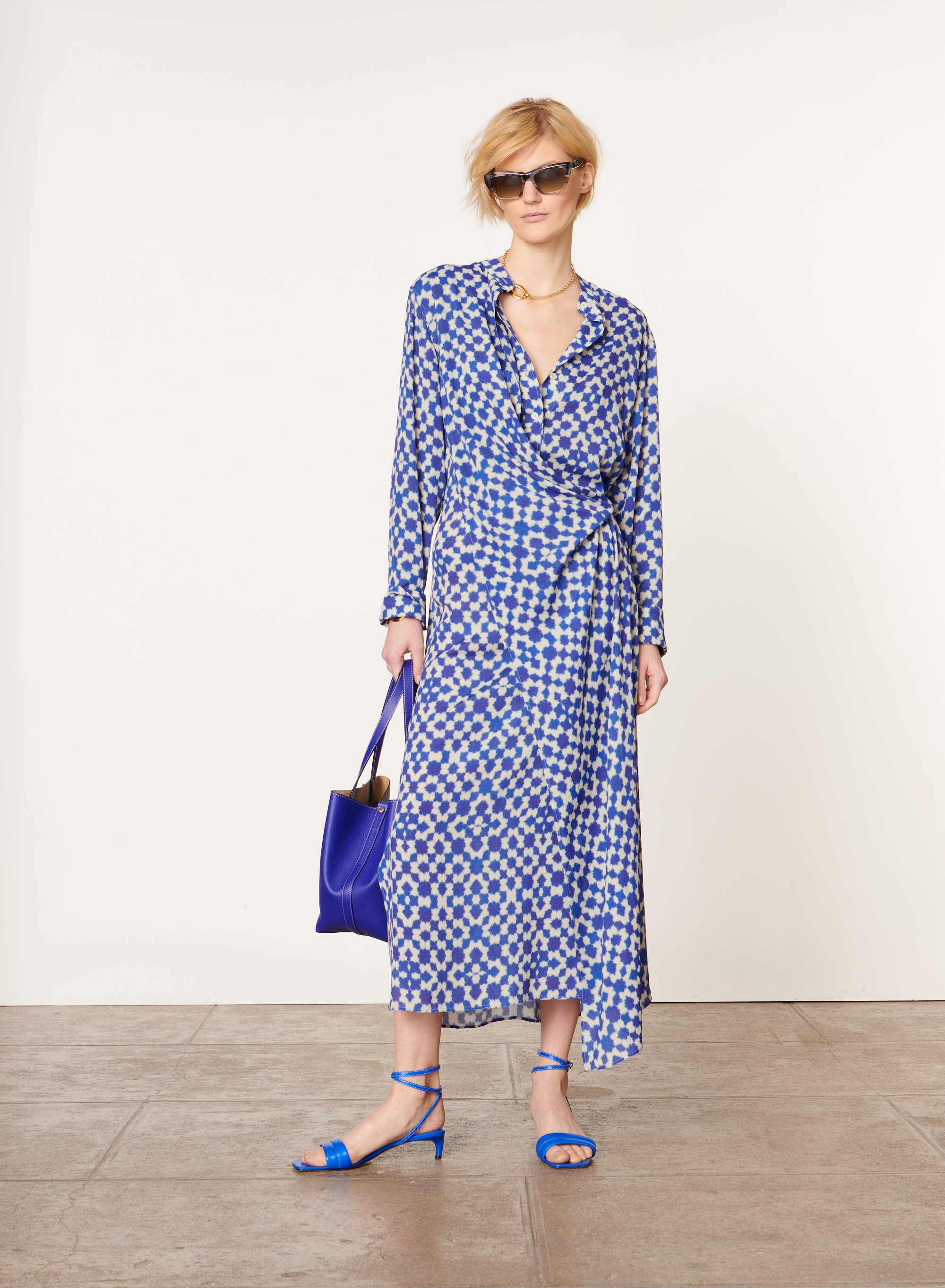 46 QTY NEW // BLEU / Robe Dolmen - BLEU