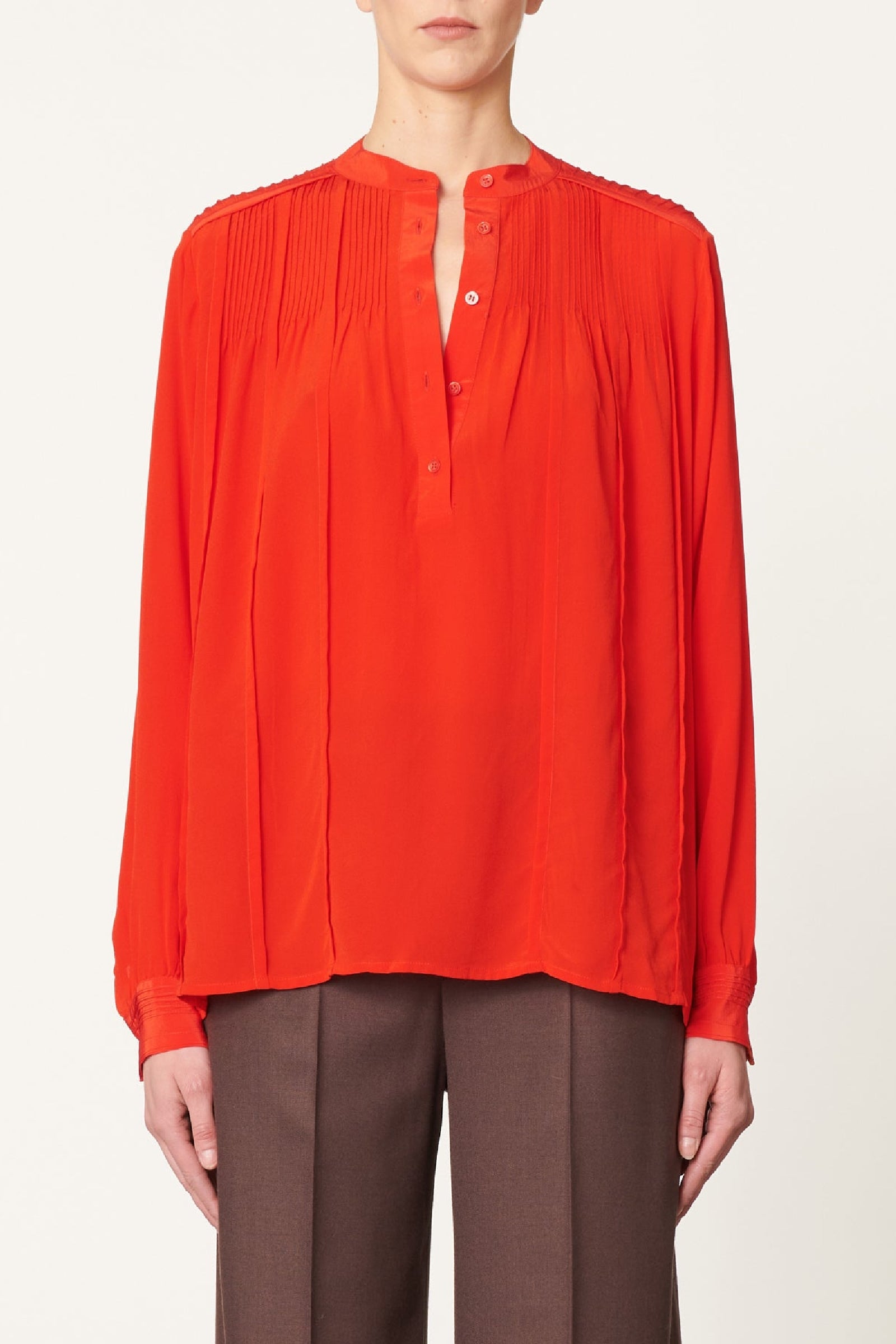 Flowing pleated silk blouse with a stand-up collar - Coquelicot