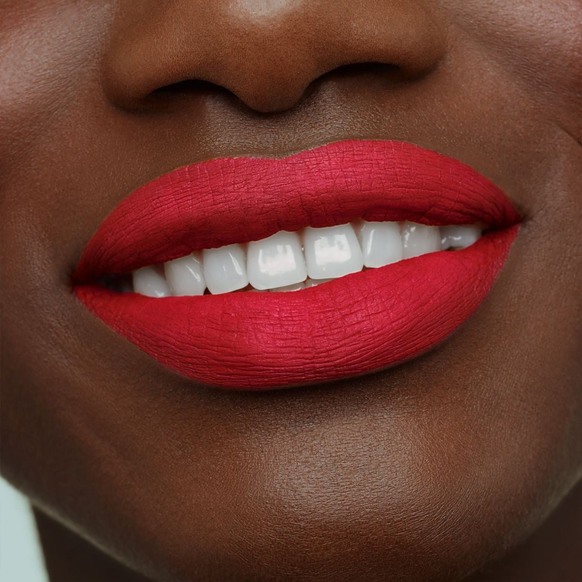 Rouge à lèvres Matte Fluid Jamais Assez - Jamais Assez 004F