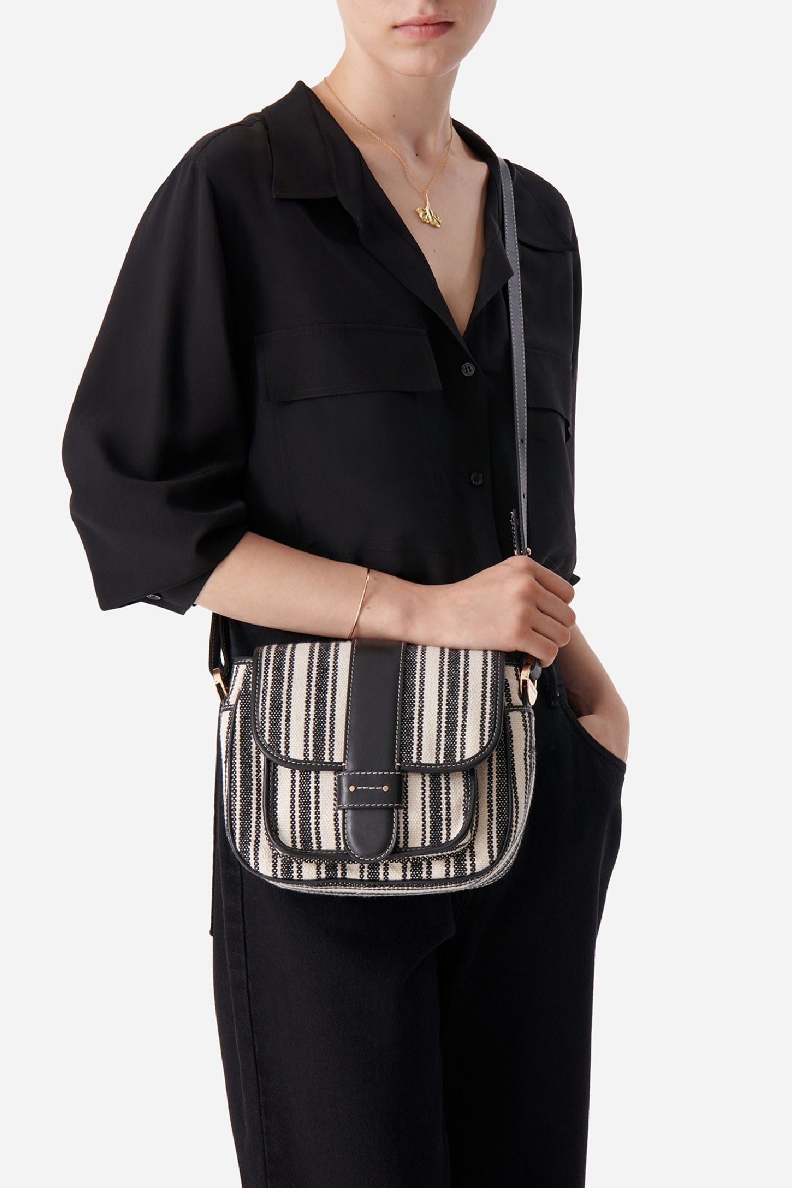 Frankie flap bag in canvas - Black & White