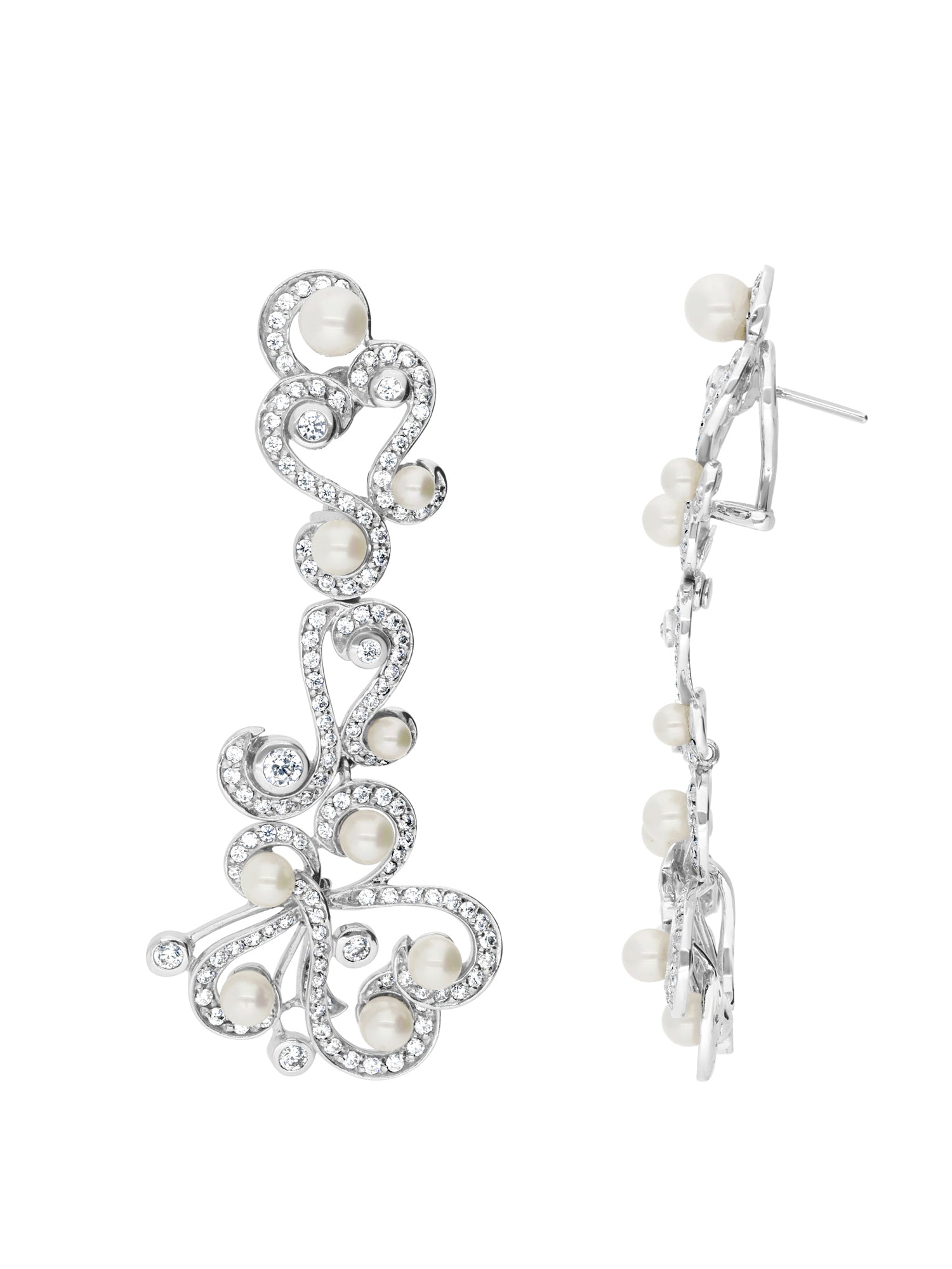 2qty DJV / QTY DISPO : 3-QTY VENDUES : 1-ST : 33% PRIX DJV : 750€ // Or gris 18 ct Boucles d'oreille Flora "Princesse Burmane" sur or gris 18 carats système mixte serties de perles synthétiques /// RECO : 624€
