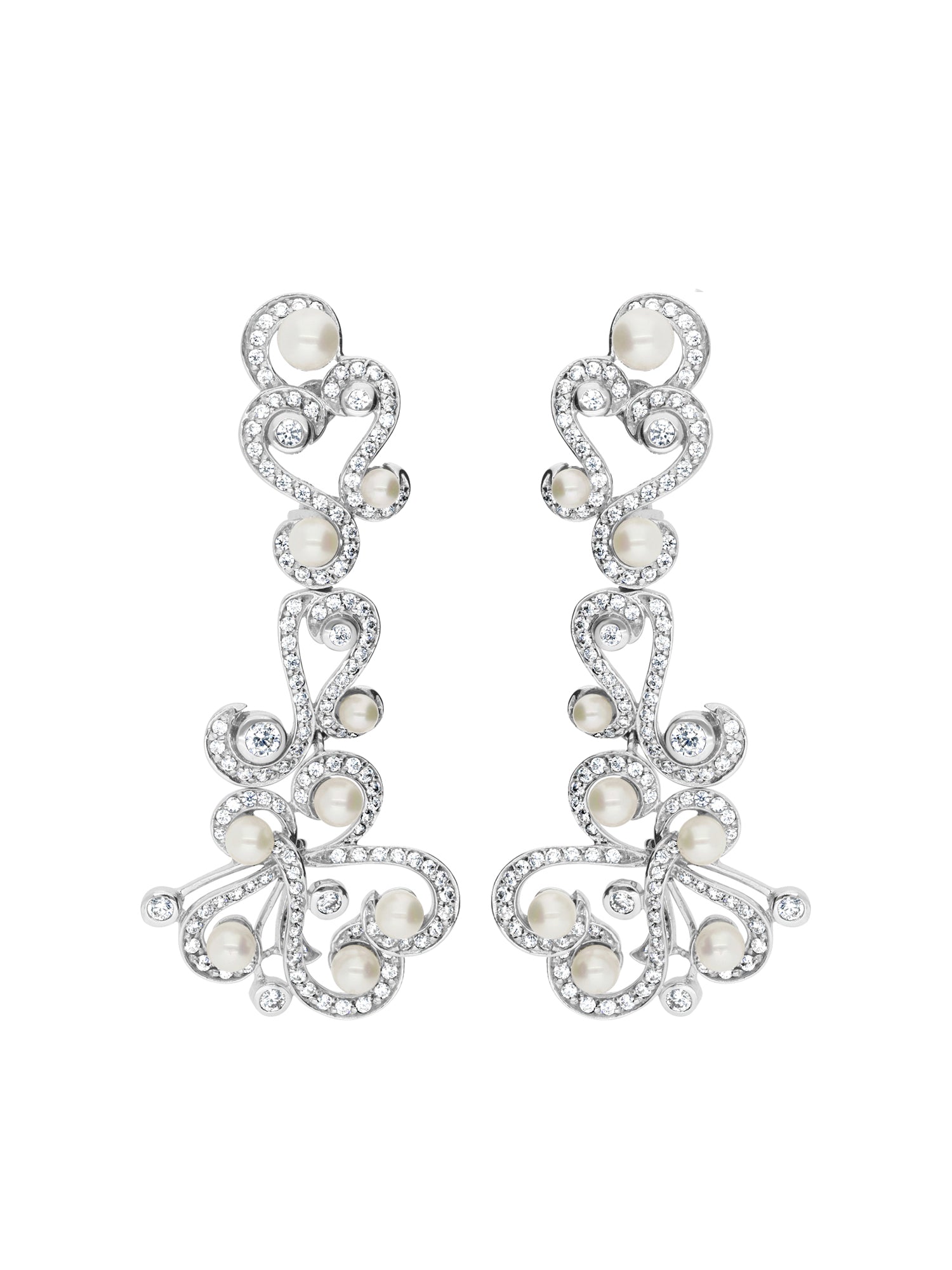 2qty DJV / QTY DISPO : 3-QTY VENDUES : 1-ST : 33% PRIX DJV : 750€ // Or gris 18 ct Boucles d'oreille Flora "Princesse Burmane" sur or gris 18 carats système mixte serties de perles synthétiques /// RECO : 624€