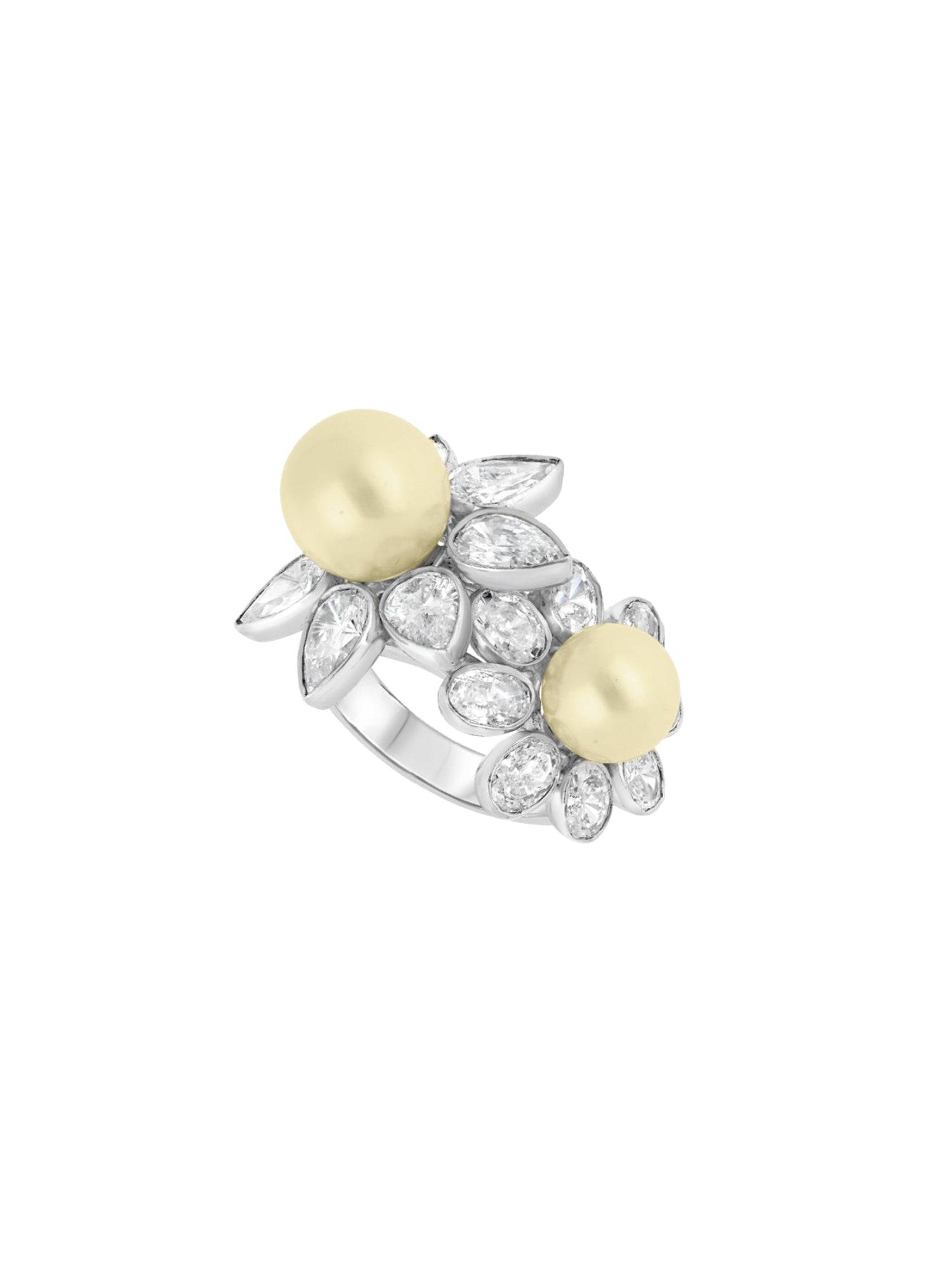 1qty DJV / QTY DISPO : 1-QTY VENDUES : 0-ST : 0% PRIX DJV : 320€ // Argent Rhodié Bague fleur en argent rhodié sertie de Burmalite™ blanche taille ovale et taille poire /// RECO : 293€