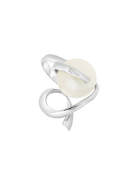 1qty DJV / QTY DISPO : 1-QTY VENDUES : 0-ST : 0% PRIX DJV : 295€ // Or gris 18 ct Bague en or gris 18 carats enroulant une perle blanche synthétique /// RECO : 293€