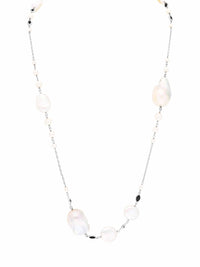 2qty DJV / QTY DISPO : 2-QTY VENDUES : 0-ST : 0% PRIX DJV : 350€ // Argent Rhodié Sautoir chaine 95cm en argent rhodié serti de perle d'eau douce baroque et Burmalite™ noire serti clos /// RECO : 371€