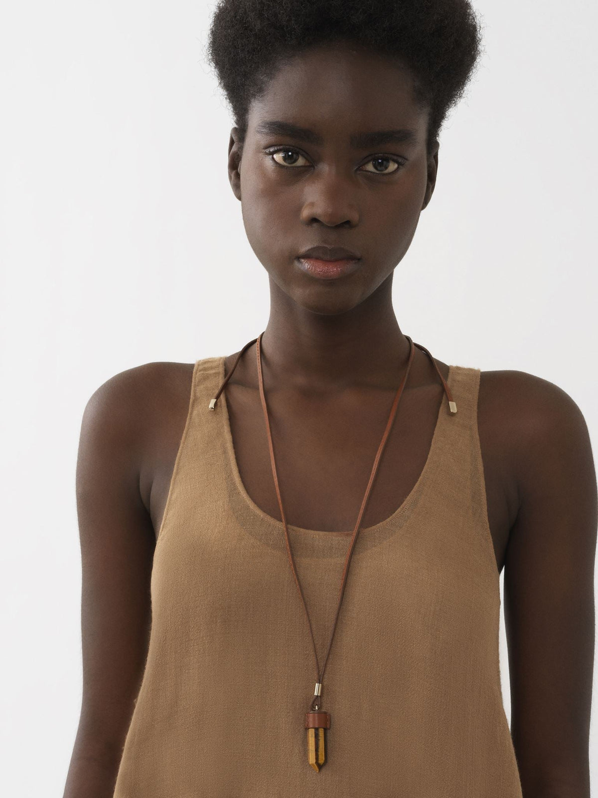 BASEPLUS_Brown NECKLACE - Brown