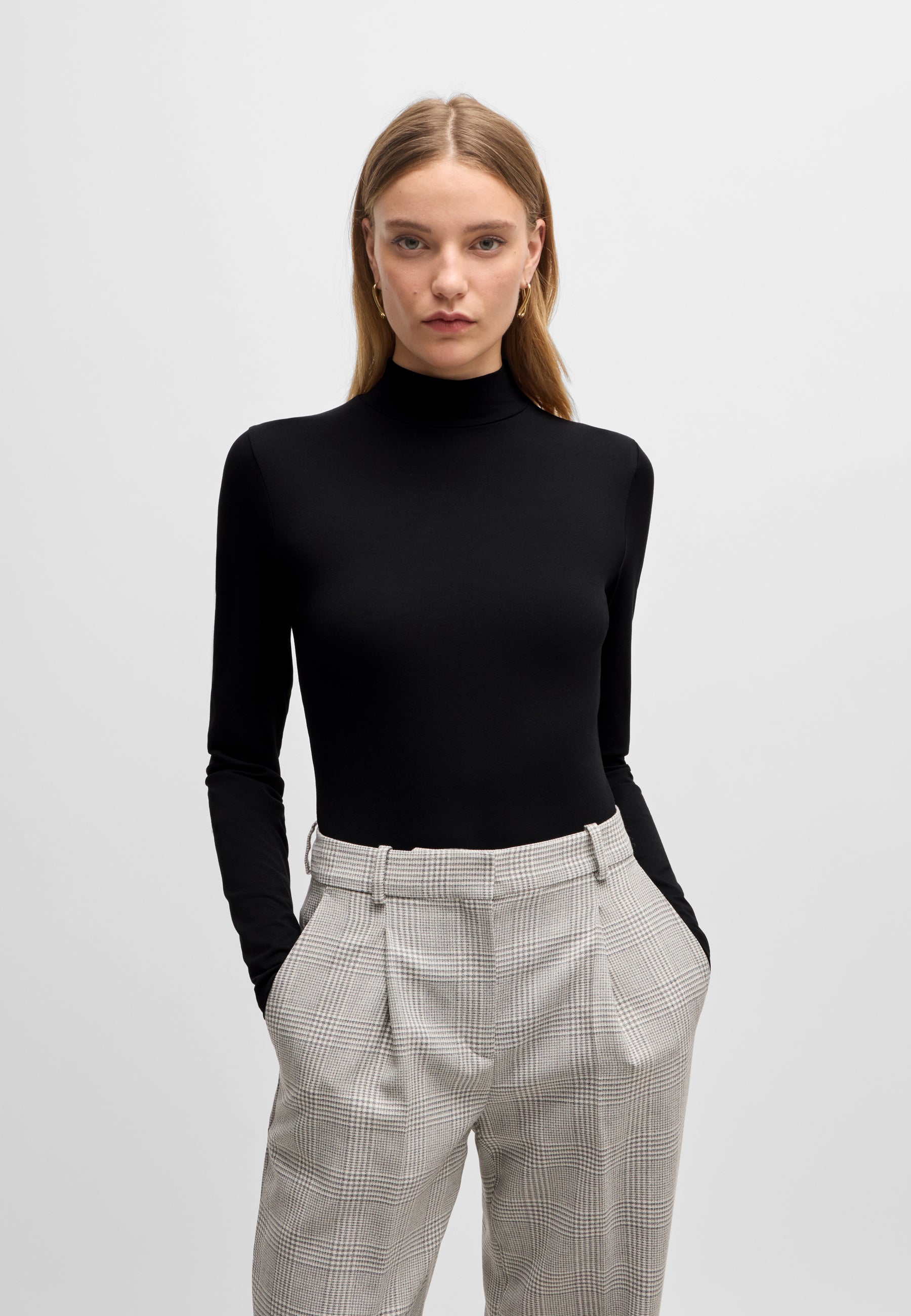 BLACK // CASUAL TOPS EMATA