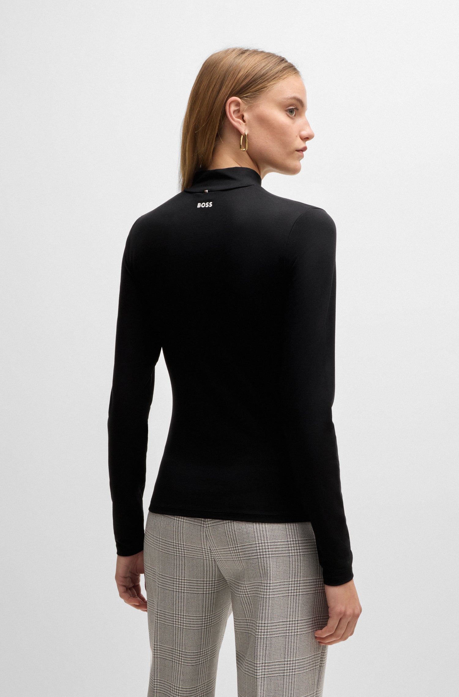 BLACK // CASUAL TOPS EMATA