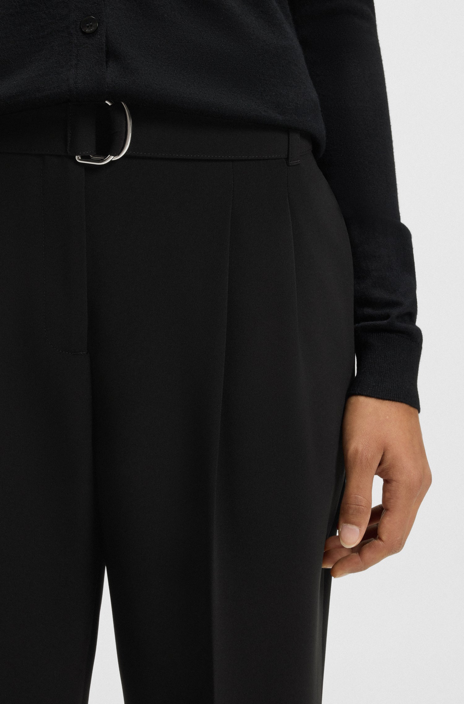 BLACK // FORMAL TROUSERS TAPIAH
