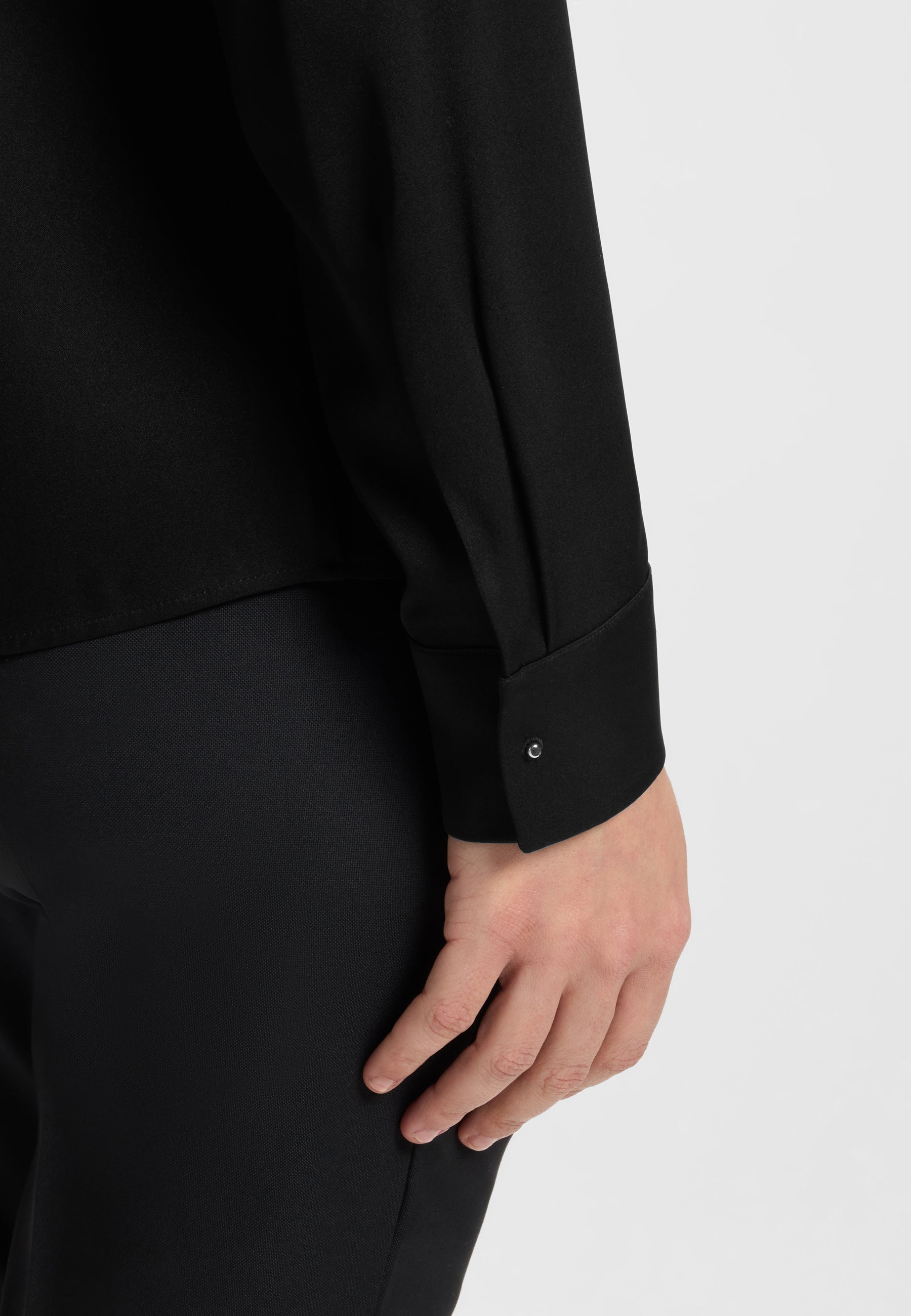 BLACK // TAILORED BLOUSES BANORAH