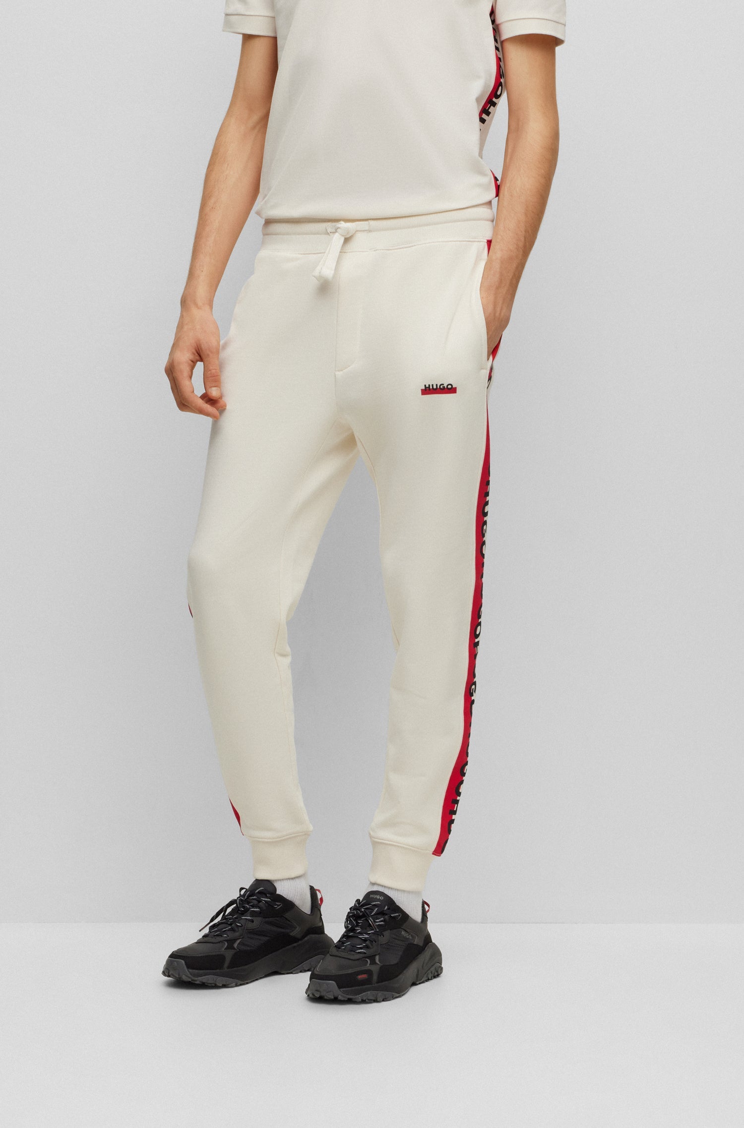 OPEN WHITE // CASUAL TROUSERS DOSTRICH