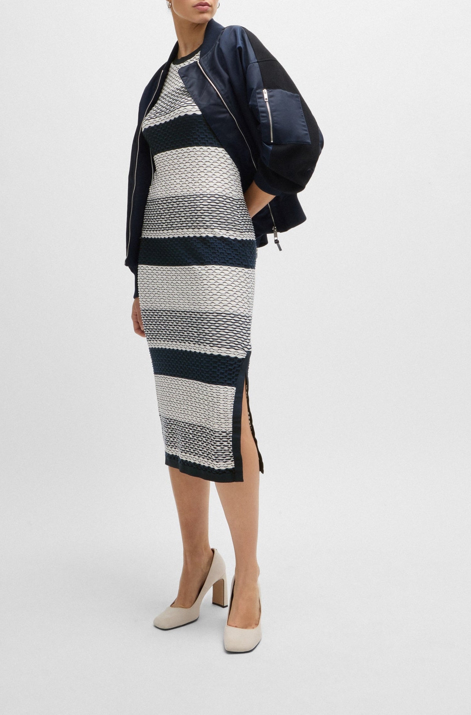 Robe Etanah - Open Miscellaneous