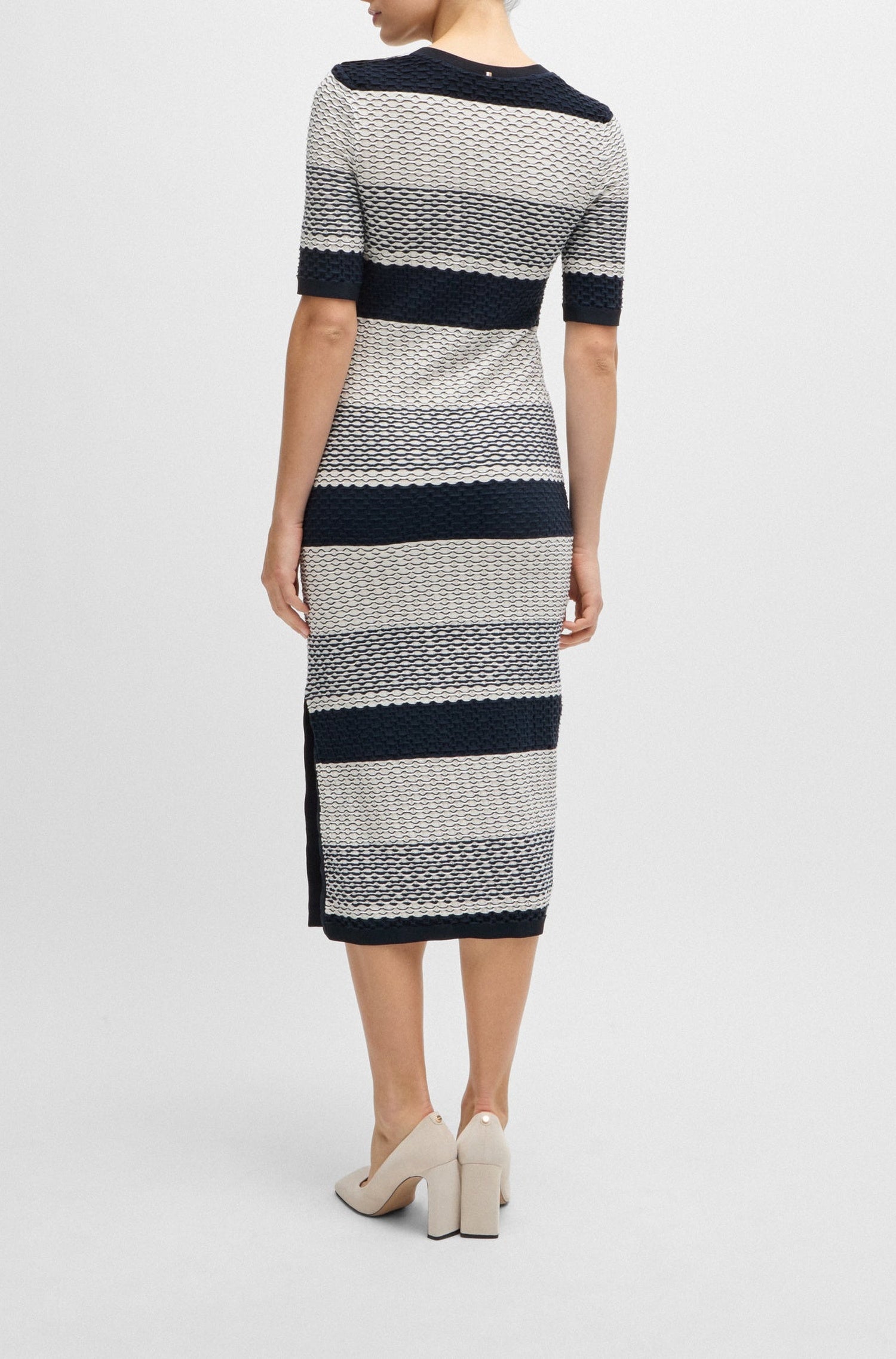Robe Etanah - Open Miscellaneous