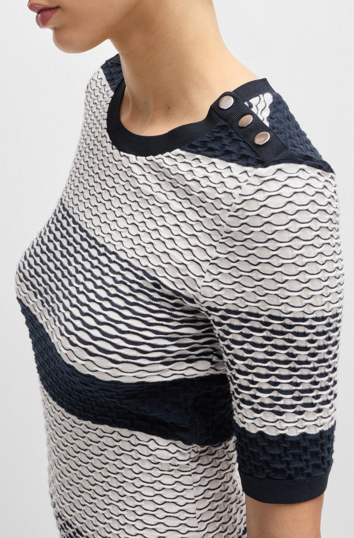 Robe Etanah - Open Miscellaneous