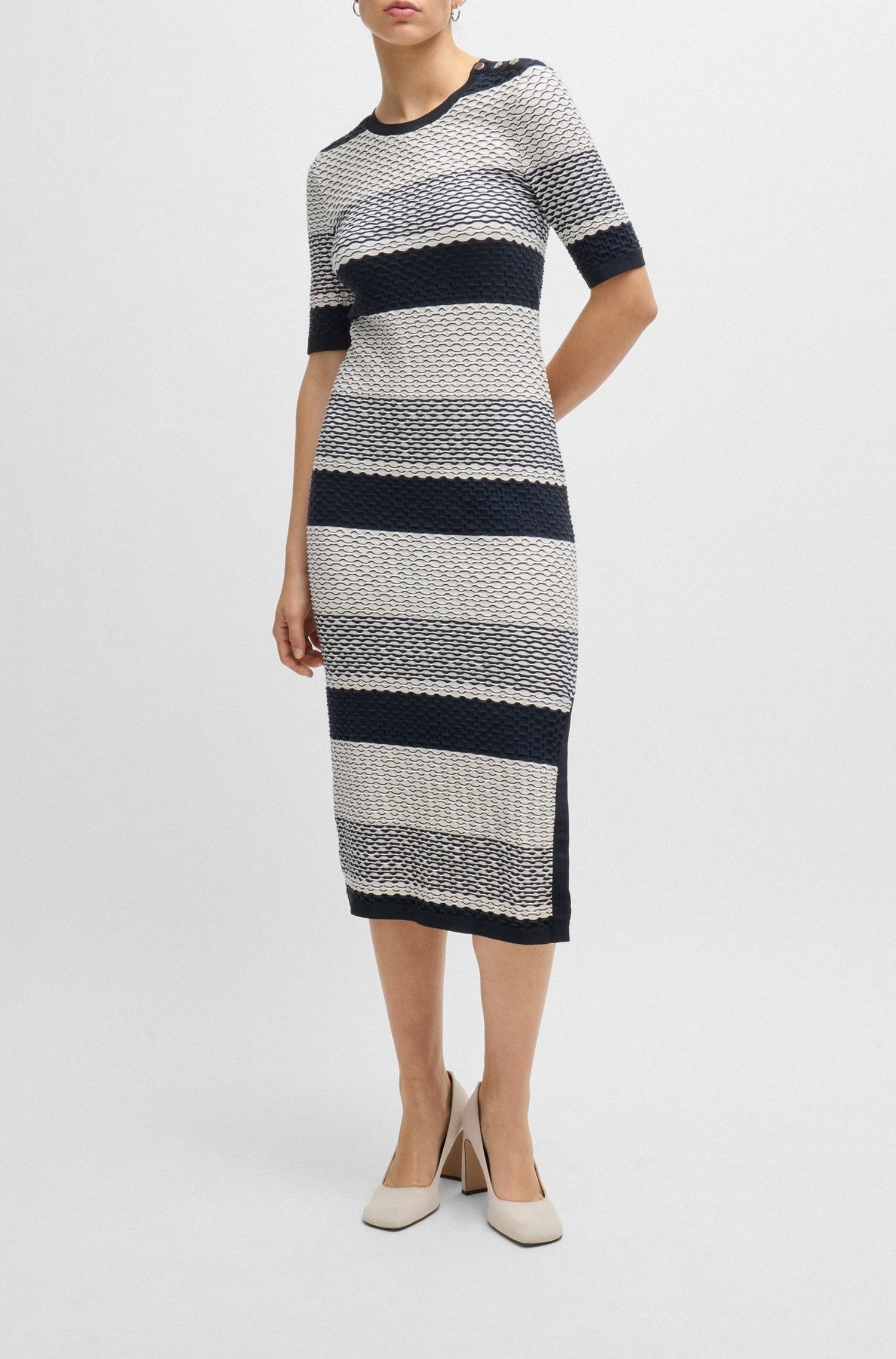 Robe Etanah - Open Miscellaneous