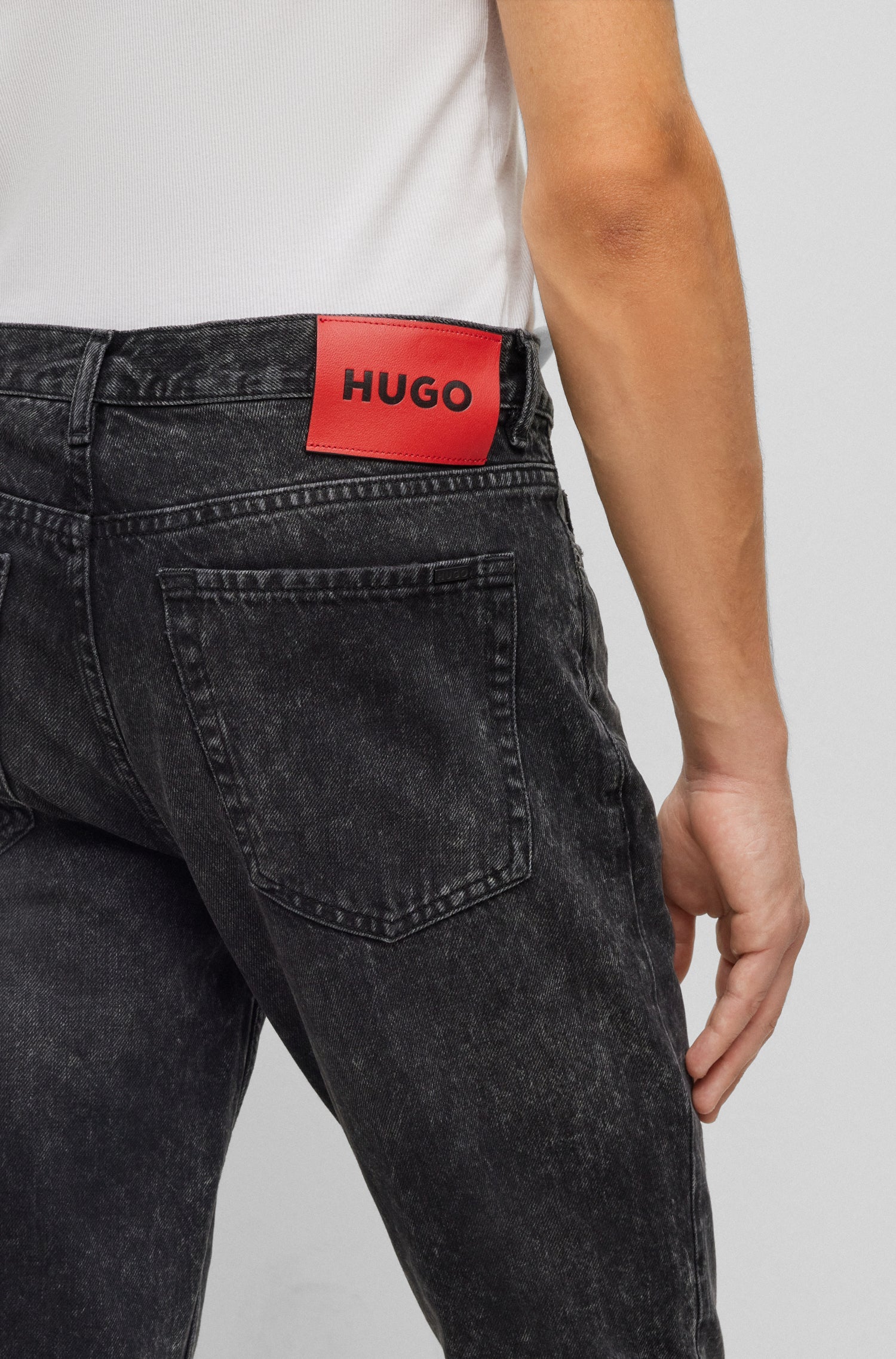 CHARCOAL // JEANS HUGO 634