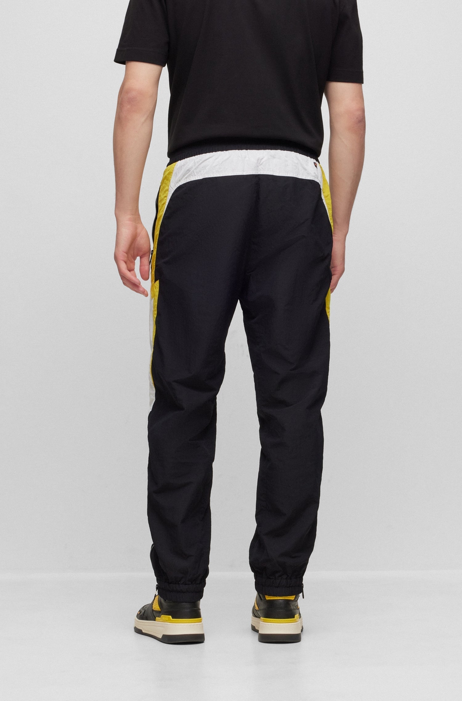 HORS LIGNE // LIGHT & PASTEL YELLOW // CASUAL TROUSERS SRACK
