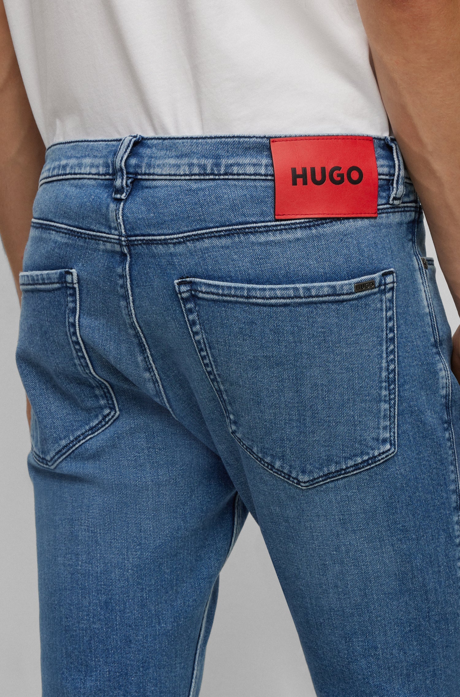 MEDIUM BLUE // JEANS HUGO 734