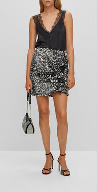 BLACK // CASUAL SKIRTS C_VALYA