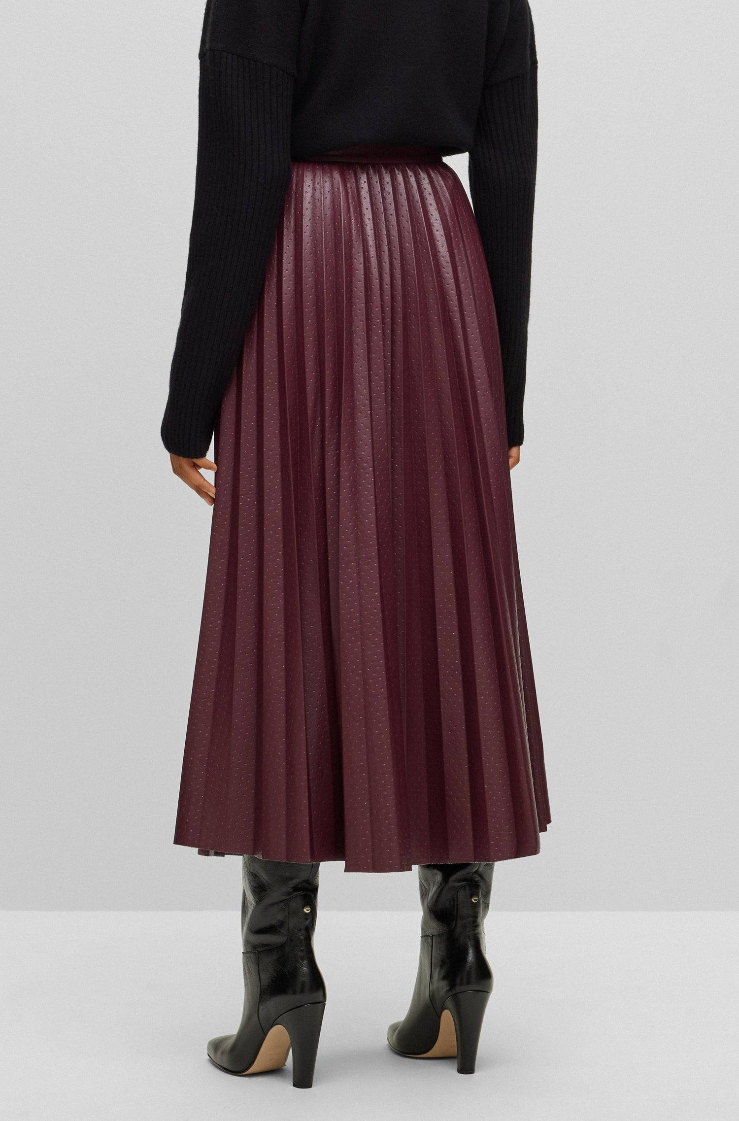 OPEN RED // SKIRTS VEPLIKA
