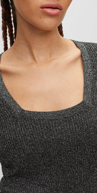 BLACK // SWEATERS SUNESSYN