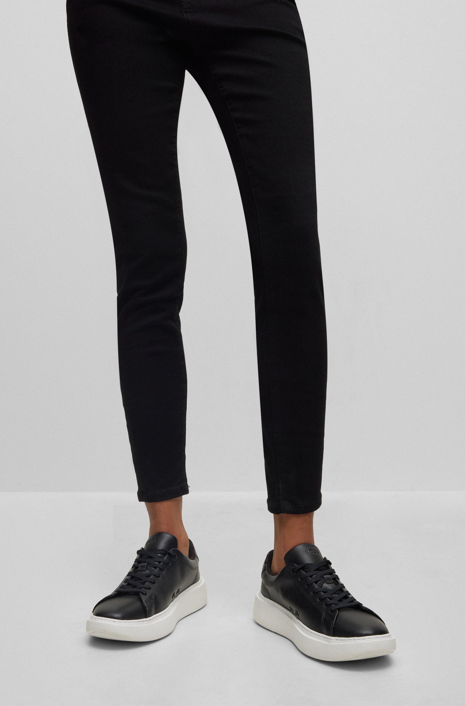 BLACK // TRAINERS AMBER_RUNN_DDST