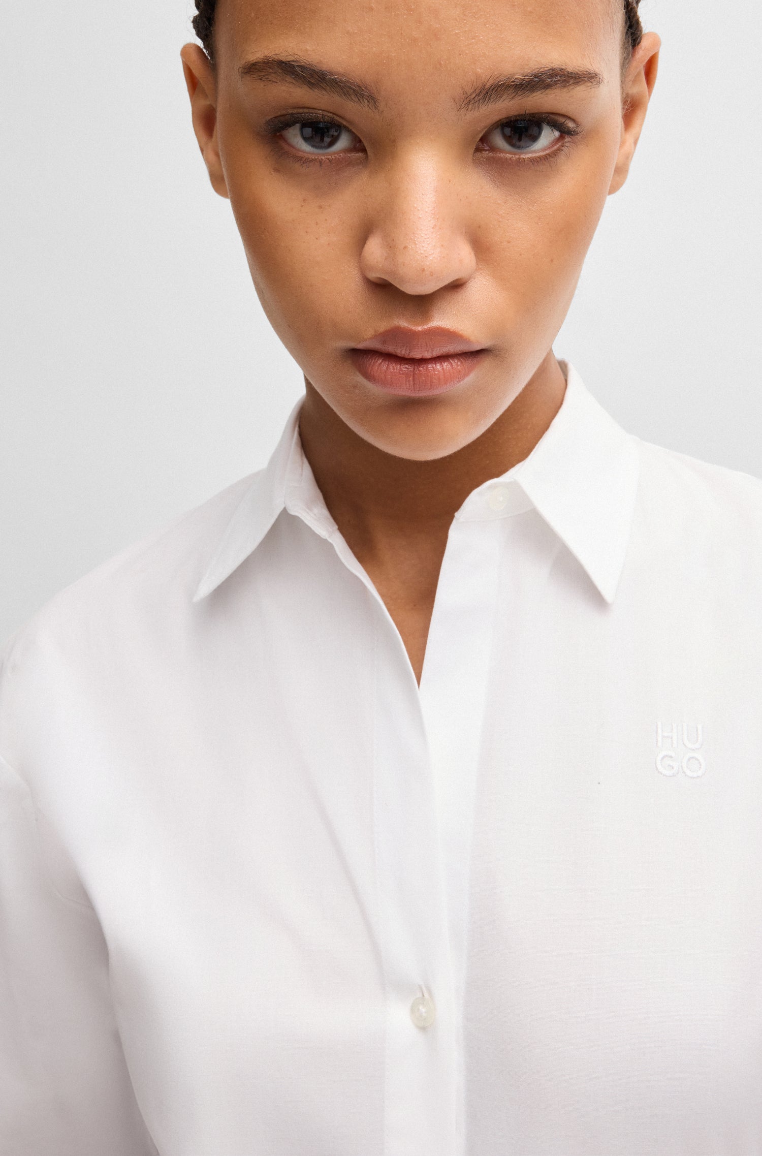 WHITE // TAILORED BLOUSES THE GIRLFRIEND SHIRT