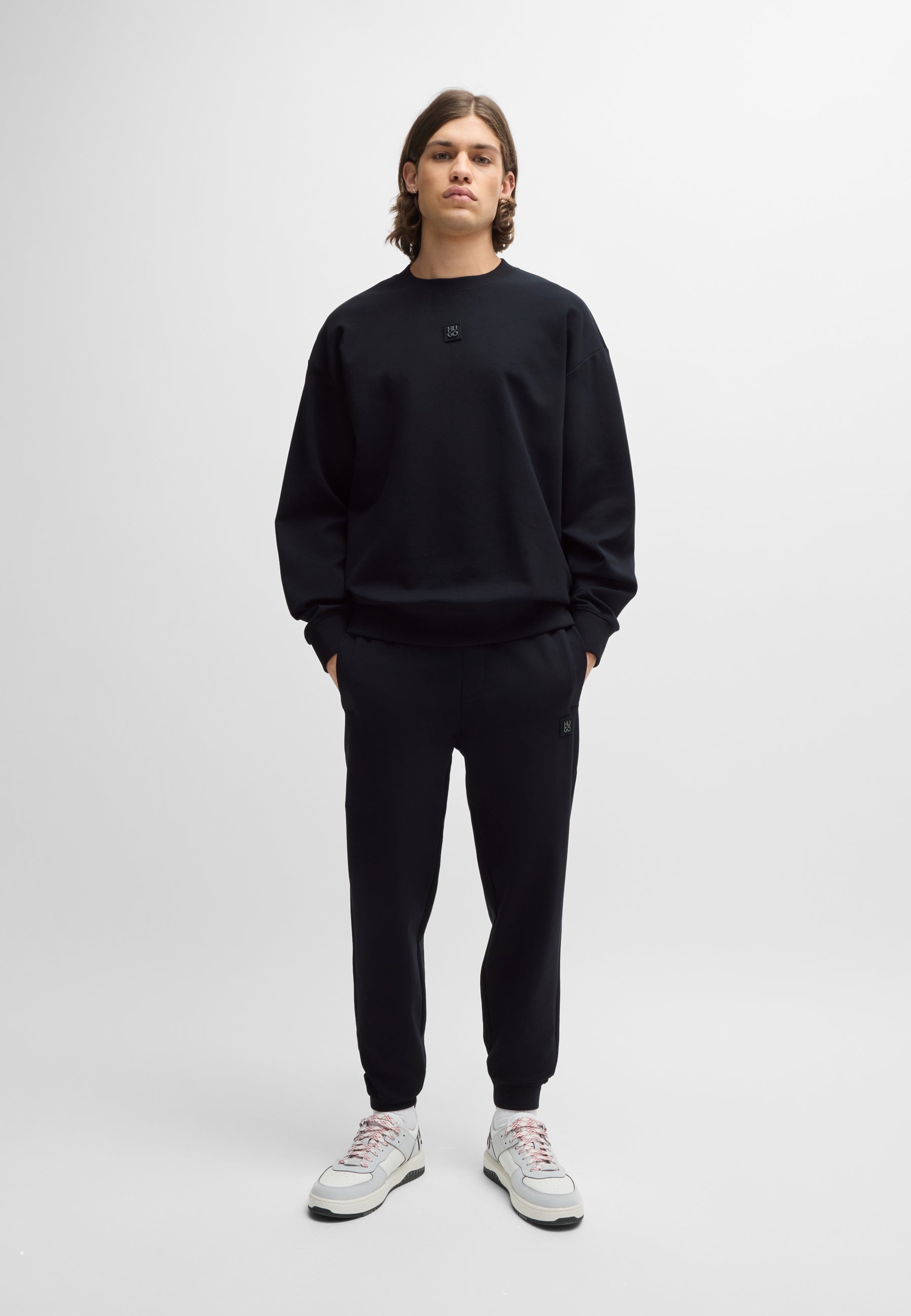 BLACK // SWEATSHIRTS DETTIL